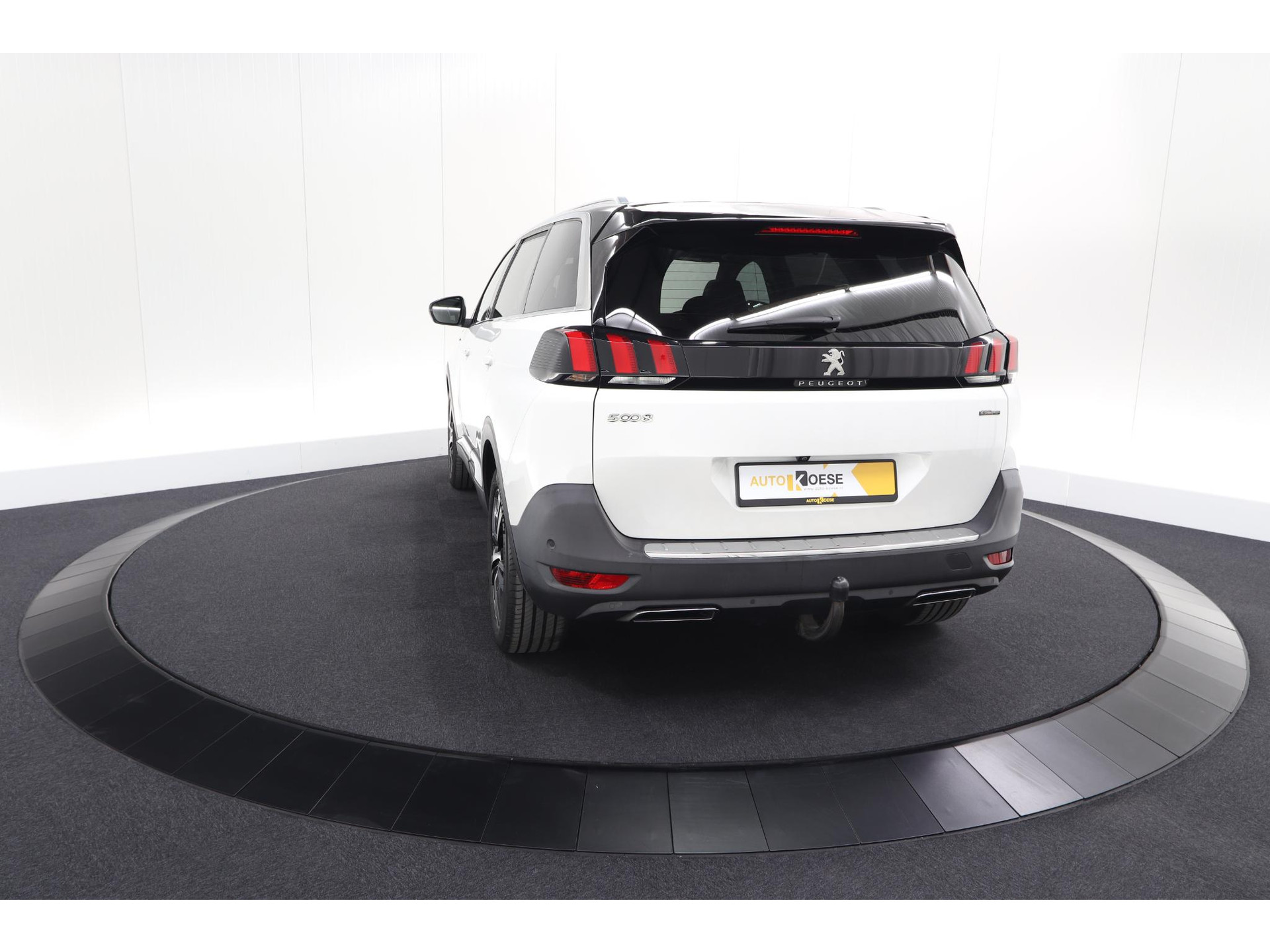 Peugeot 5008 PureTech 130 EAT8 GT-Line | Schuif-/Kanteldak | Trekhaak | Elektrische Kofferklep | Camera