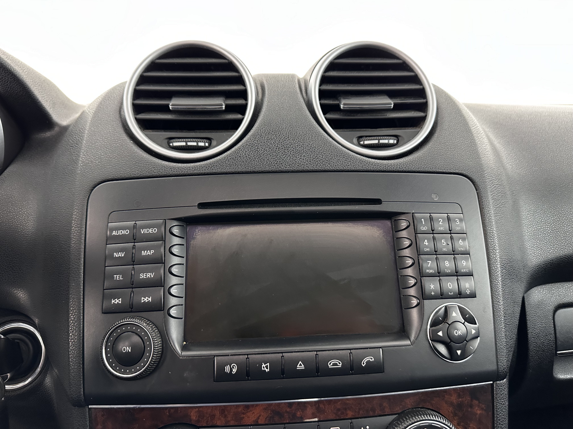 Mercedes-Benz M-klasse ML 420 CDI (⚠️) Aut. *PANO | LEATHER | BI-XENON | NAVI-FULLMAP | KEYLESS | AIRMATIC | CAMERA | TOWBAR | CRUISE | HARMAN/KARDON-AUDIO| MEMORY-PACK | HEATED-COMFORT-SEATS | 19"ALU*