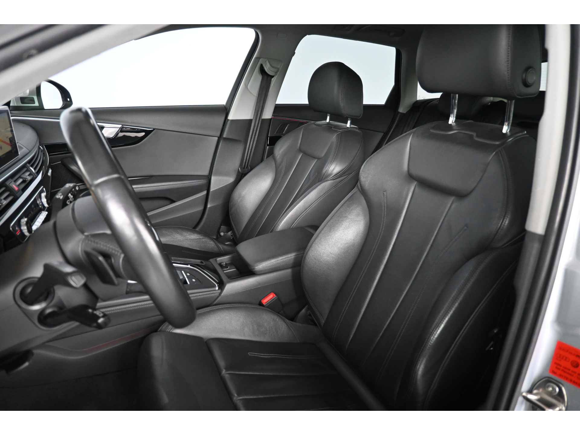 Audi A4 Avant 2.0 TFSI quattro S-Line Automaat Navigatie Panoramadak Adaptief Matrix LED Goed Onderhouden! Inruil Mogelijk!
