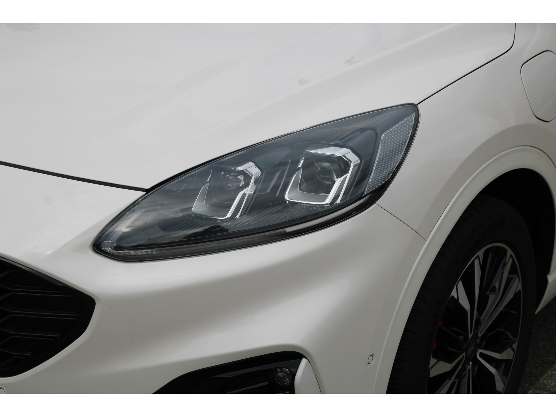 Ford Kuga 2.5 PHEV 225 PK AUTOMAAT ST-Line X TREKHAAK | PANORAMADAK | 19-INCH