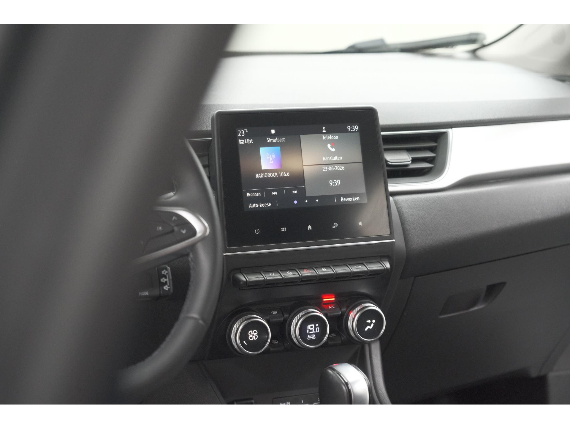 Renault Captur 1.6 E-Tech full hybrid 145 techno | Camera | Parkeersensoren | Climate control | Keyless