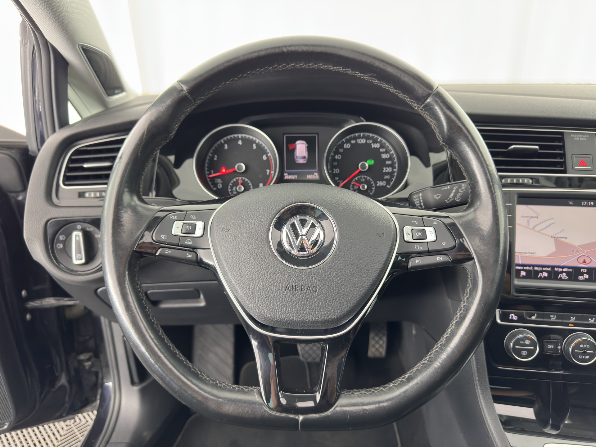 Volkswagen Golf Variant 1.4 TSI Highline Aut. *PANO | ADAPTIVE-CRUISE | LEATHER-FABRIC | XENON | DYNAUDIO-SOUND | KEYLESS | NAVI-FULLMAP | HEATED-ERGONOMIC-SPORTSEATS | ECC | PRIVACY-GLASS | PARKPILOT | 17''ALU*
