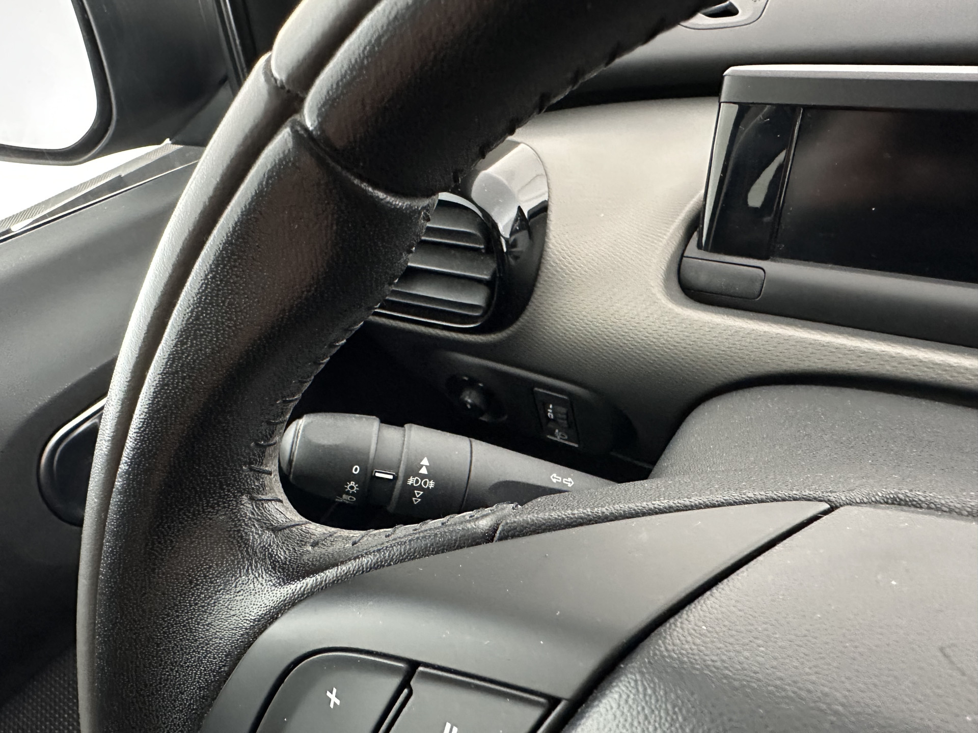 Citroën C4 Cactus 1.6 BlueHDi Feel *NAVI-FULLMAP | HEATED-COMFORTSEATS | CAMERA | ECC | PDC | CRUISE*