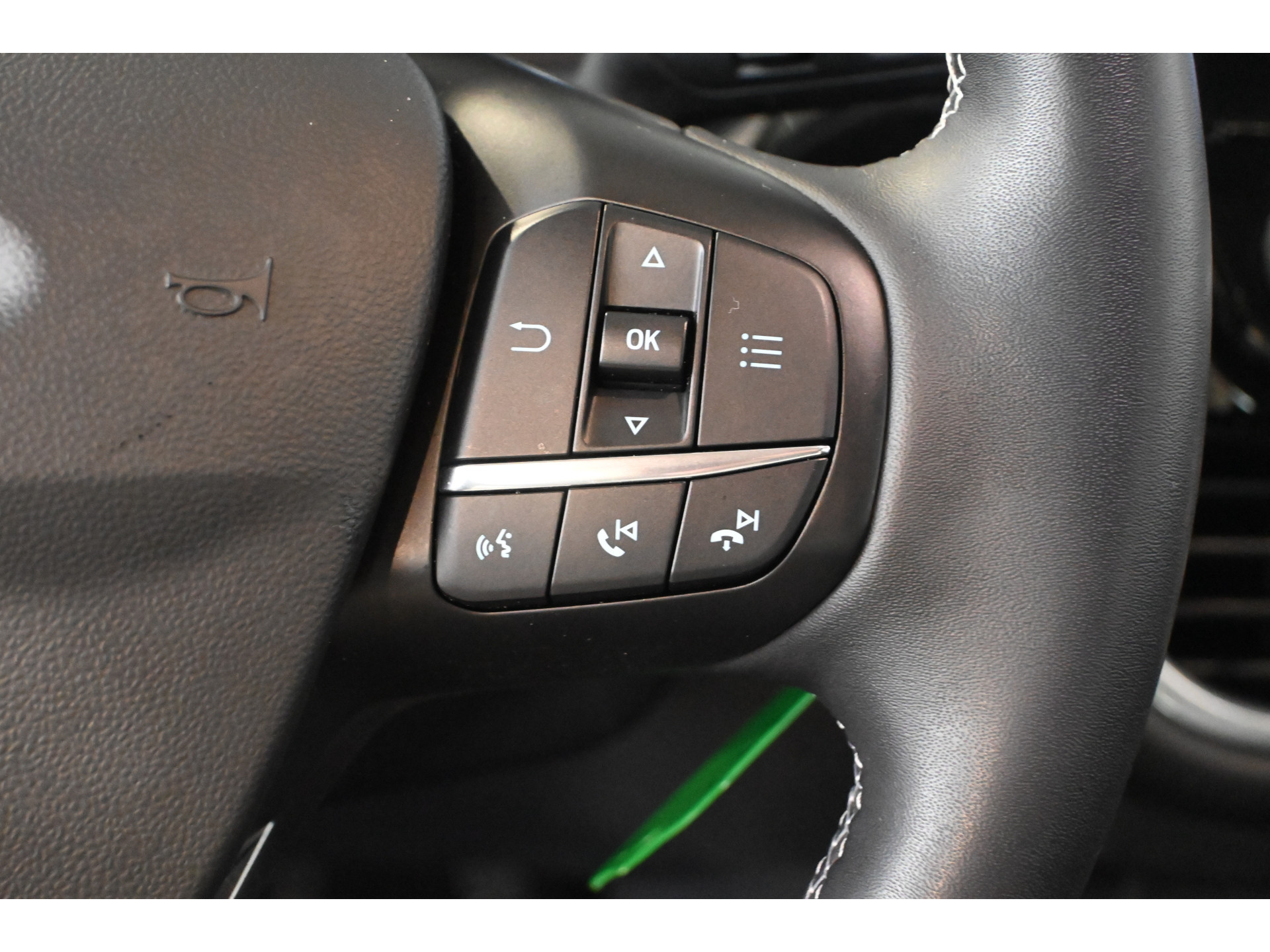 Ford Fiesta 1.0 EcoBoost Titanium Automaat Clima Navigatie LED Carplay Rijklaarprijs Inruil Mogelijk!