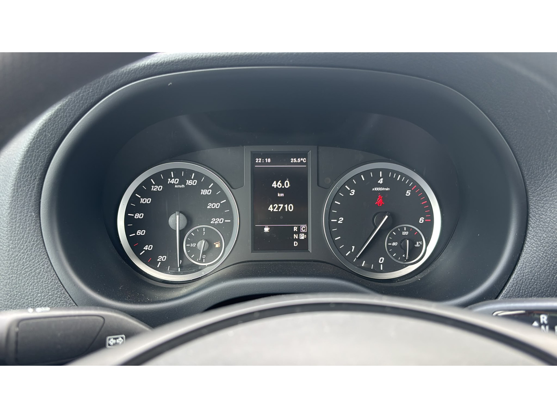 Mercedes-Benz Vito 114 1.9 CDI Automaat L2H1 Achterklep Climate Control Cruise Control Trekhaak Carplay Camera