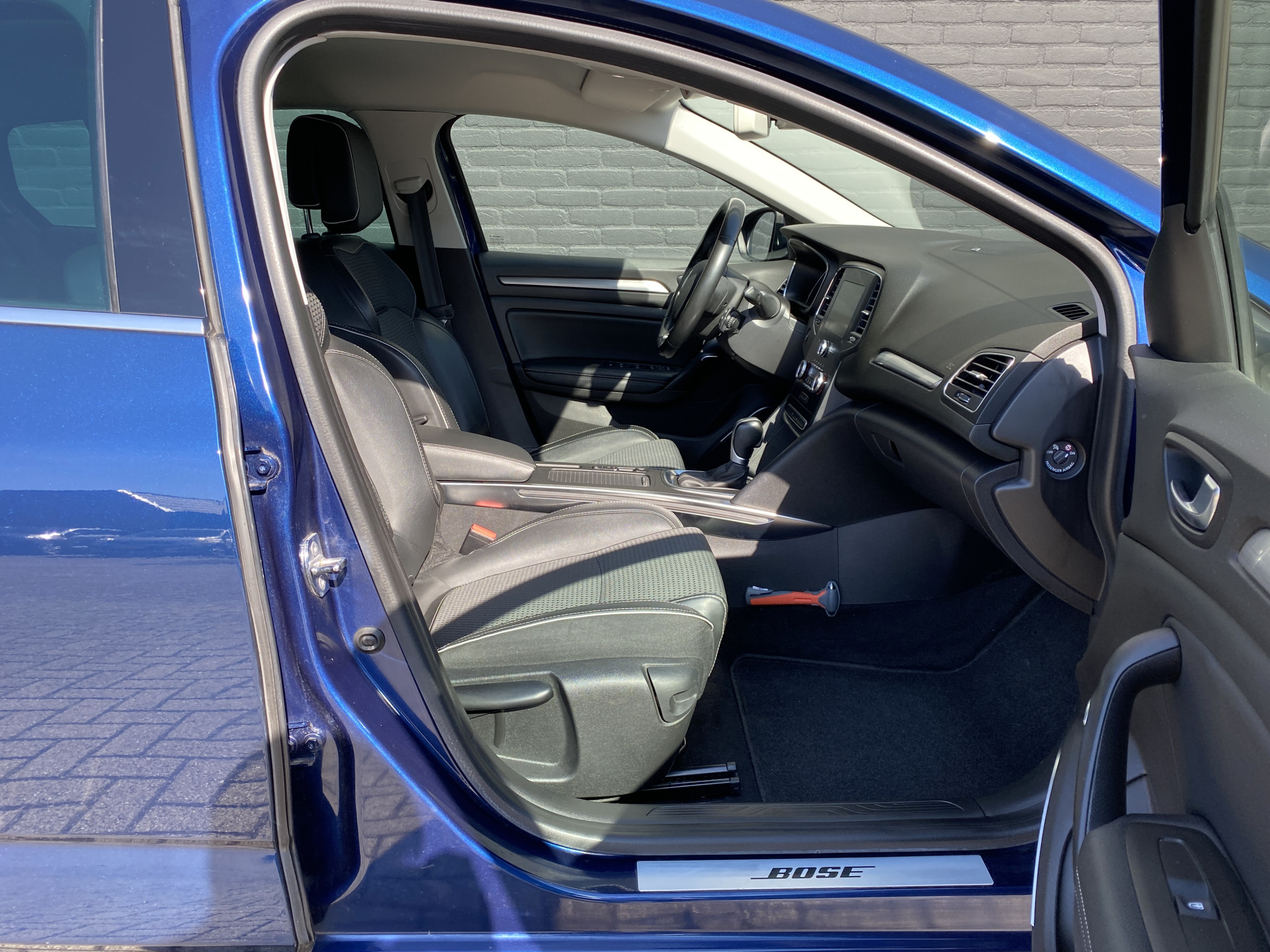 Renault Mégane Estate 1.3 TCe Bose 160 pk AUT. | navigatie | cruise control | trekhaak | bose audio | keyless | privacy glas