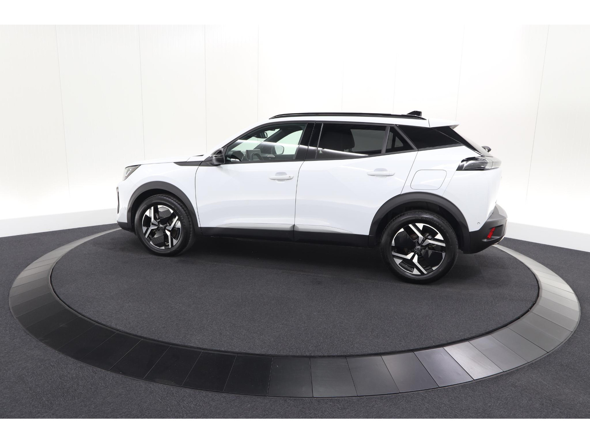 Peugeot 2008 Hybrid 145 e-DCS6 Allure | 360 Camera | Adaptieve Cruise Control | Dodehoekdetectie