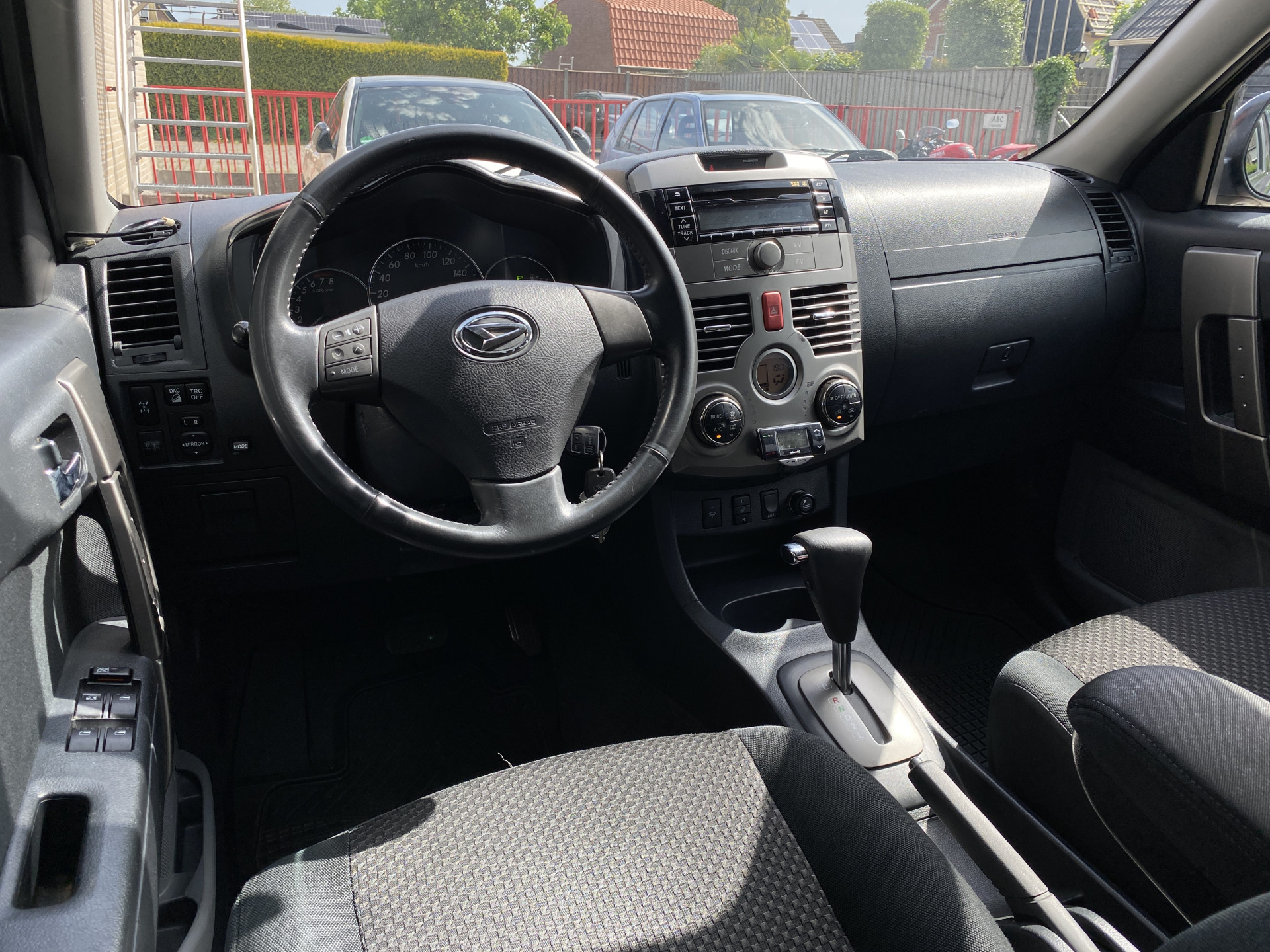 Daihatsu Terios 1.5 4WD Track AUT. | climate control | trekhaak | stoelverwarming | wielkoffer | dac/trc | elektrisch pakket
