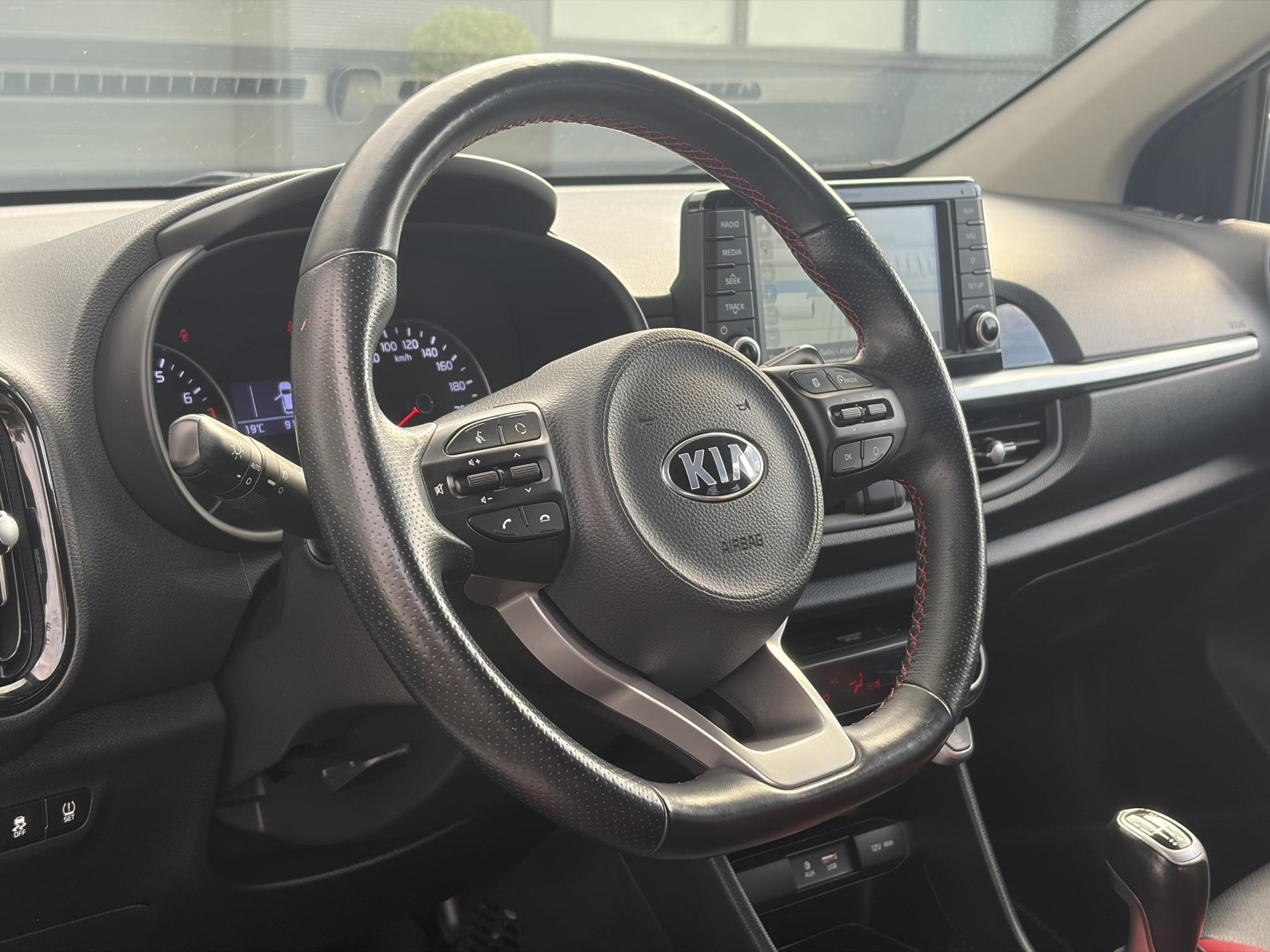 Kia Picanto 1.0 T-GDI GT-Line ✓102pk✓Draadloze telefoonlader✓Carplay✓2e Eigenaar✓Keyless✓Camera✓Stoelverw-Stuurverw✓Leder✓Navi✓Airco✓Cruise✓Lm velgen✓Pdc✓N.A.P✓Net beurt gehad✓Apk tot 09-2027