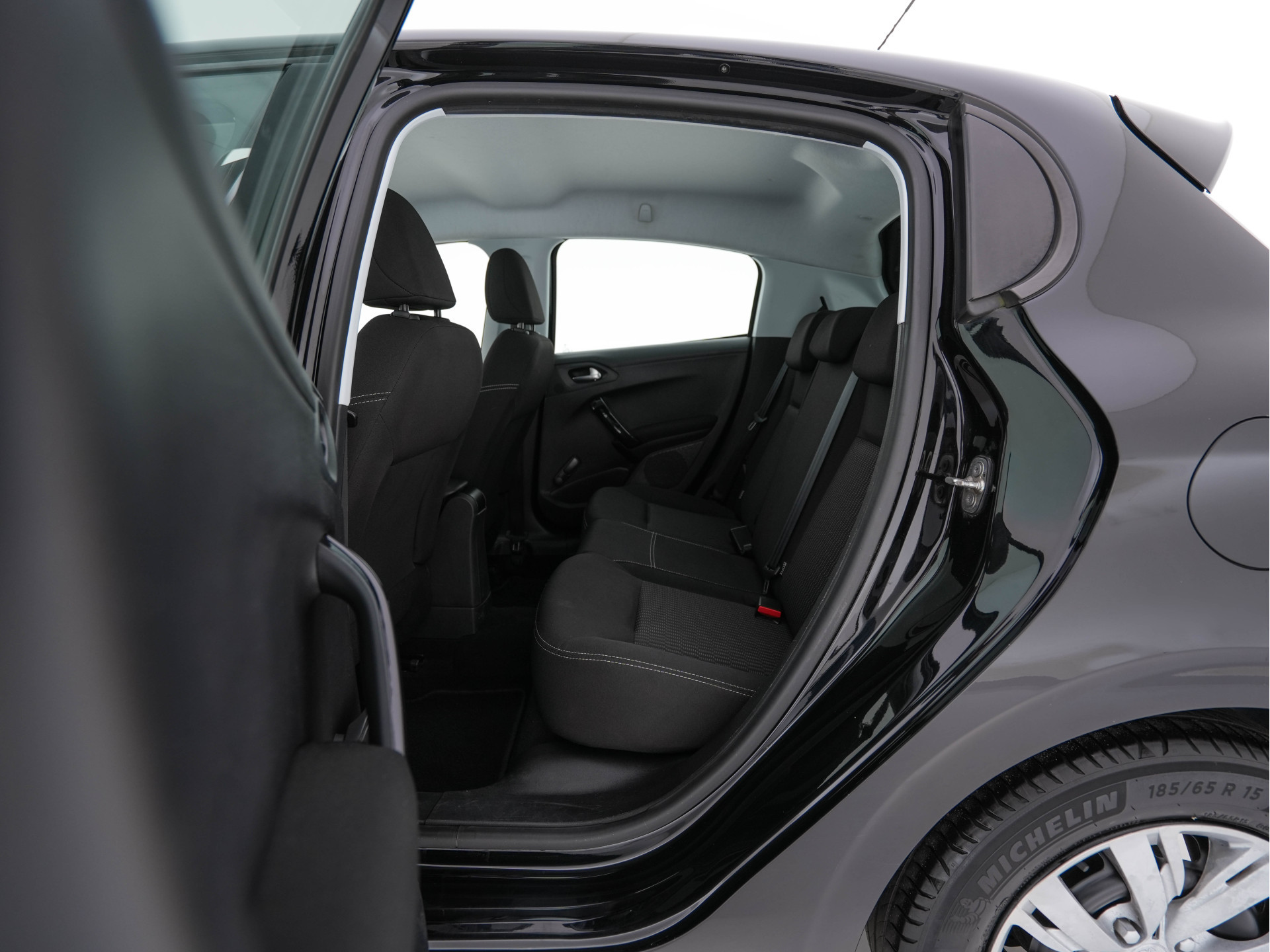 Peugeot 208 1.2 PureTech Blue Lion *AIRCO | NAVI-FULLMAP | COMFORTSEATS | CRUISE | PDC*