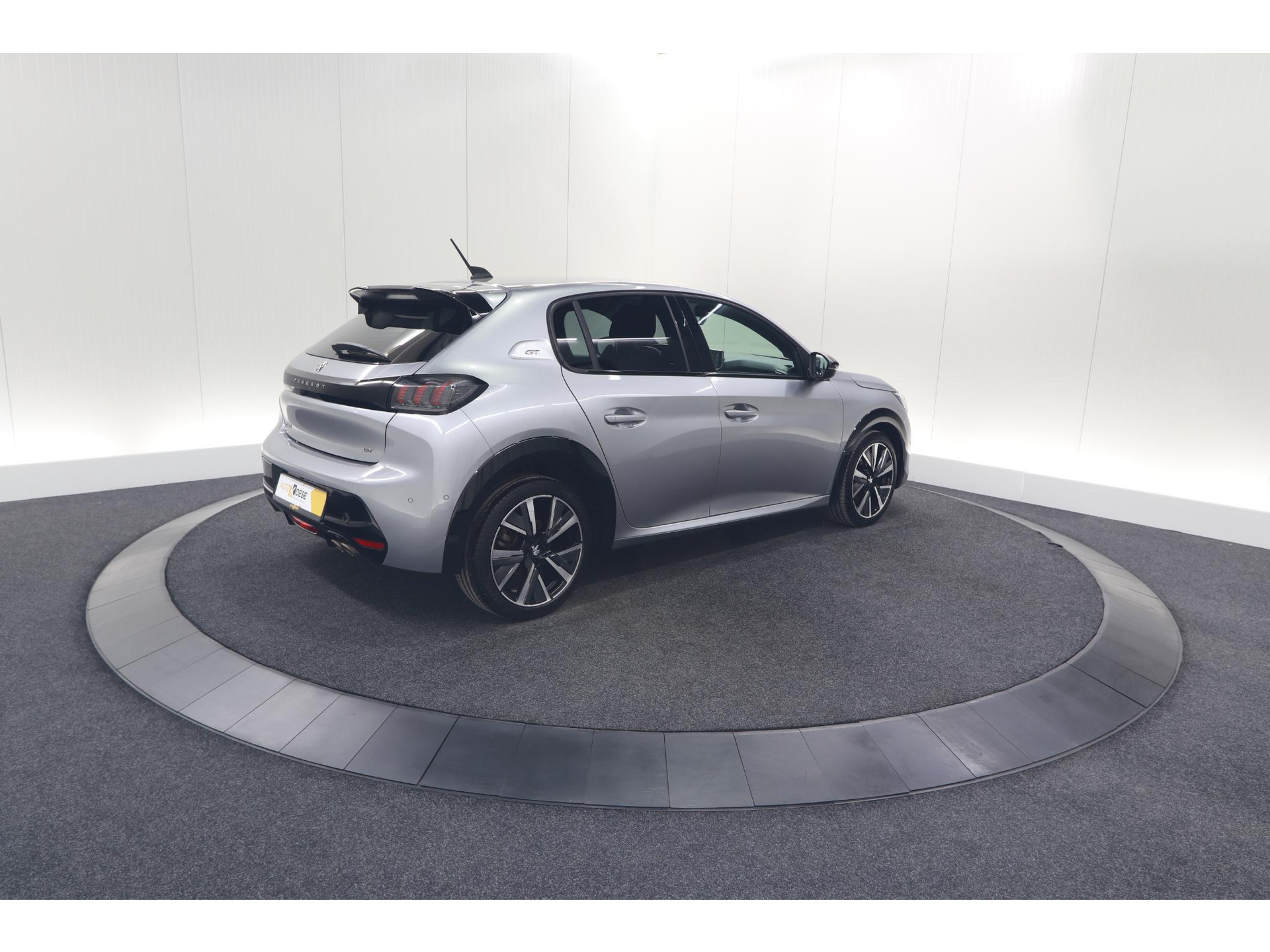 Peugeot 208 PureTech 131 EAT8 GT | Camera | Dodehoekdetectie | Navigatie | Carplay