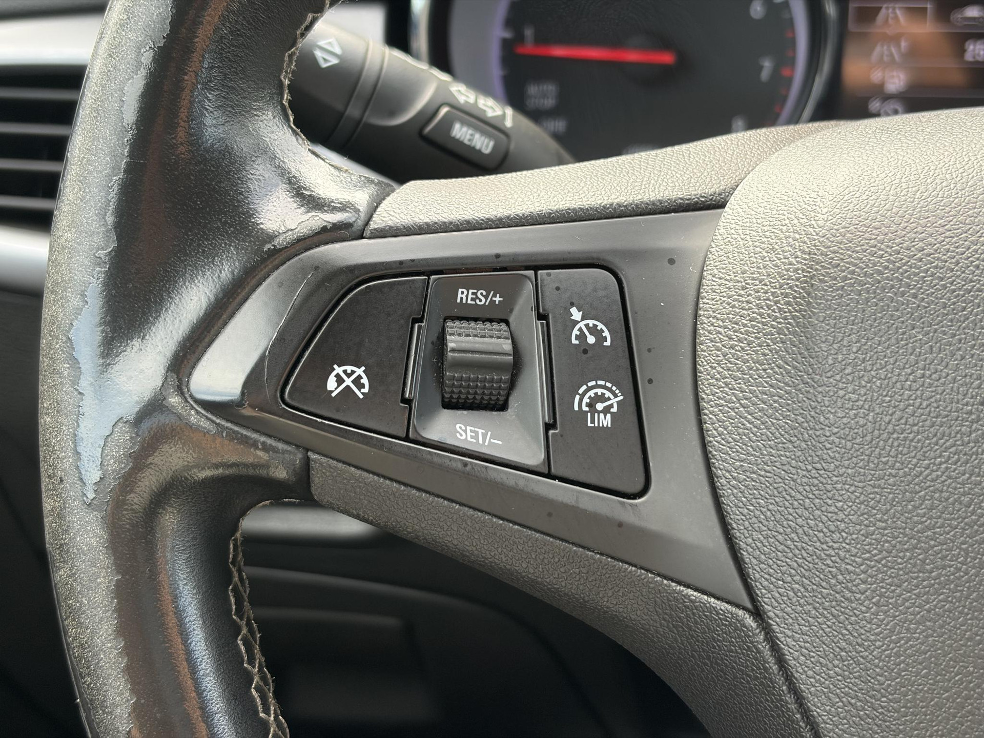 Opel Astra 1.2 Business Edition 147pk l 2e Eigenaar l Trekhaak l Navi l Carplay l 6 Bak l Clima l Cruise l Pdc V+A l Recent beurt gehad l Lm velgen l N.A.P l Apk tot 07-2028