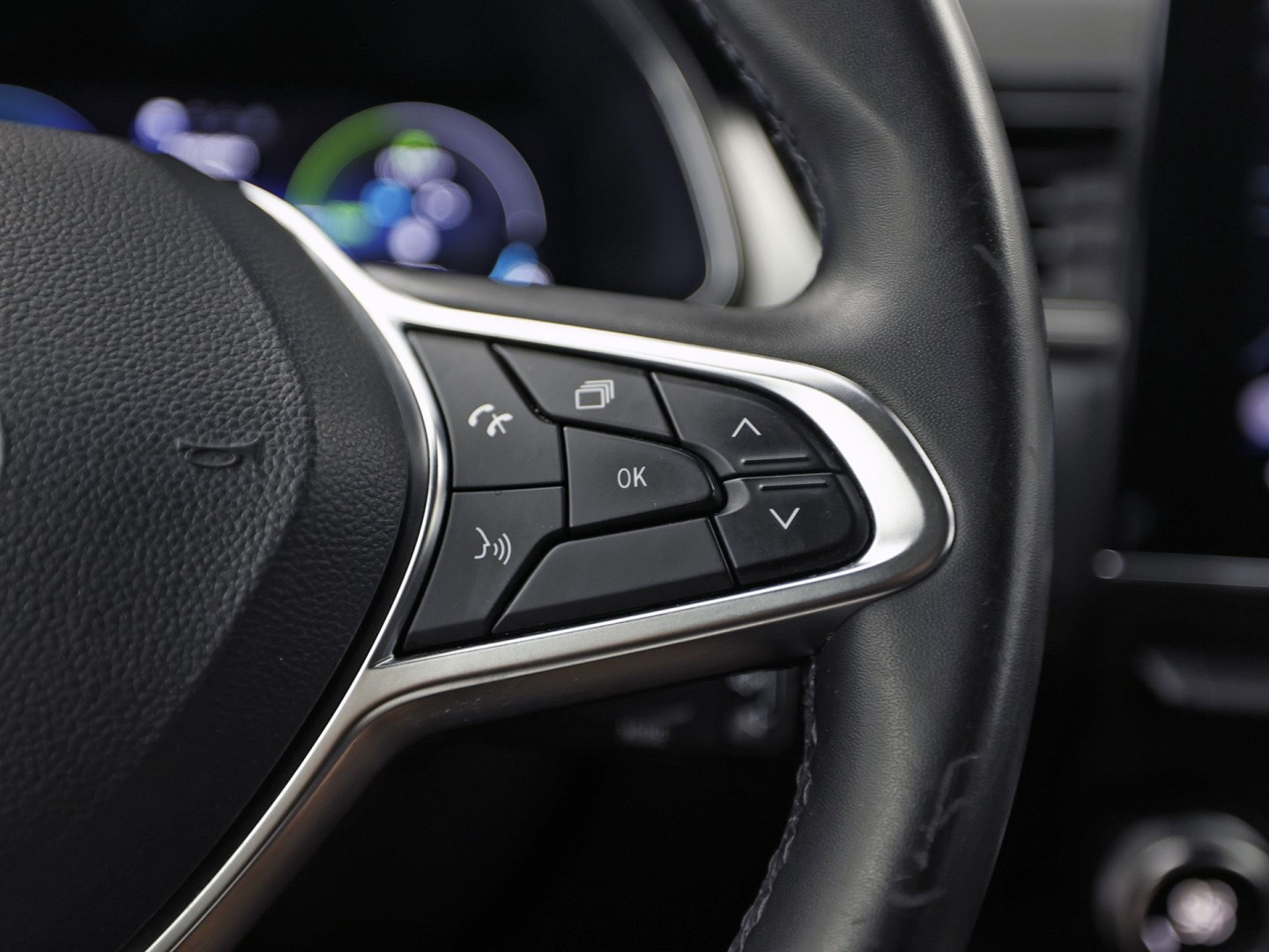 Renault Captur 1.6 E-Tech Plug-in Hybrid 160 Sport 160Pk Automaat (VIRTUAL COCKPIT, APPLE CARPLAY, GROOT NAVI, CAMERA, SPORTSTOELEN, LEDER, GETINT GLAS, LANE ASSIST, NIEUWSTAAT)
