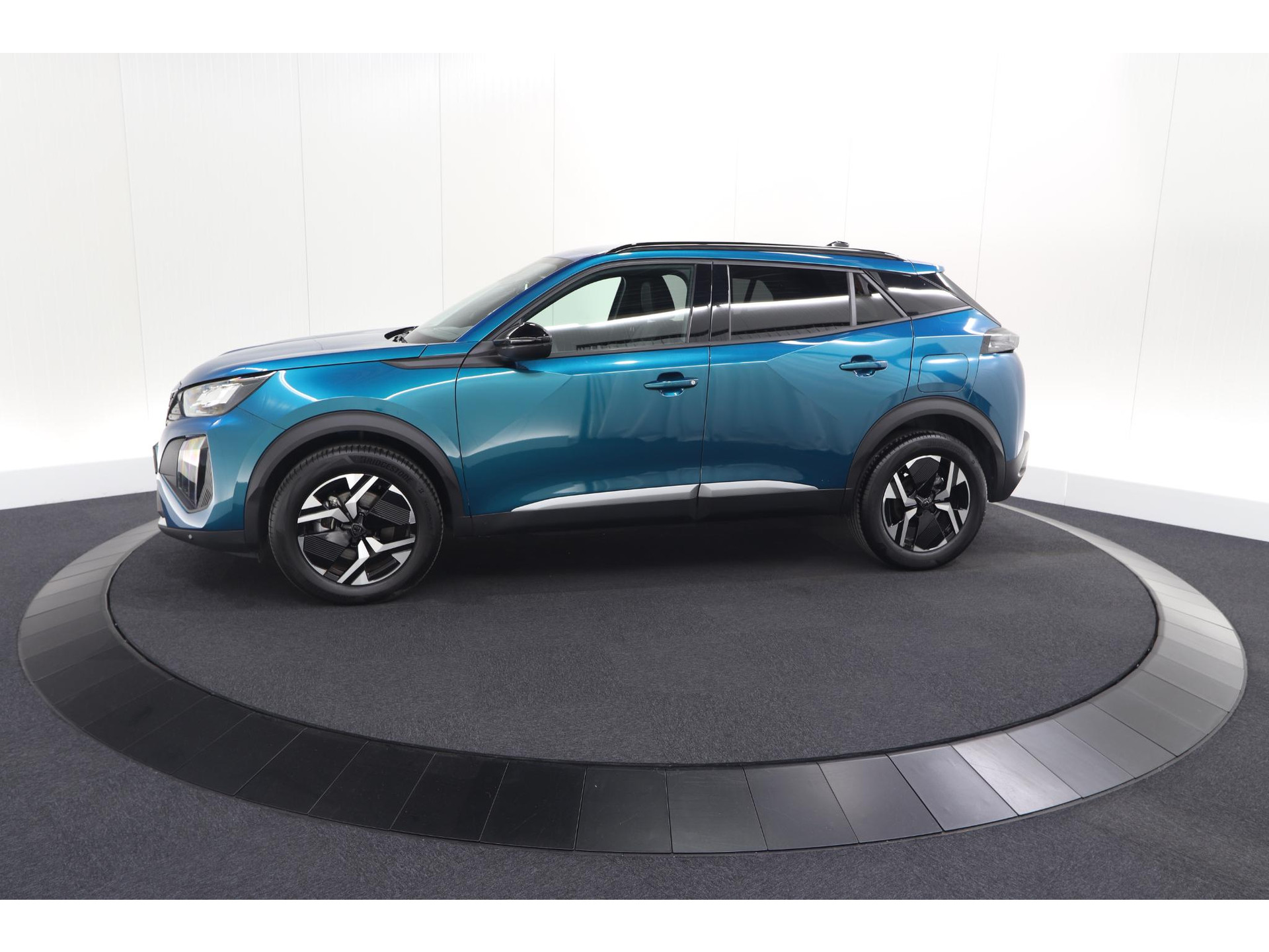 Peugeot 2008 1.2 Hybrid 145 Allure | Apple Carplay | Climate Control | Parkeersensoren Voor + Achter