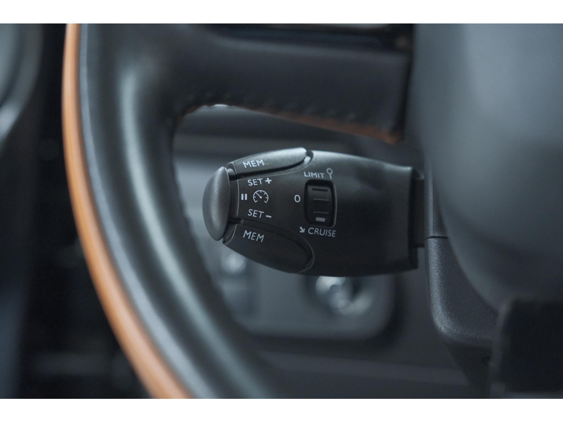 Citroen C3 PureTech 110 S&S Shine | Trekhaak | Parkeersensoren | Navigatie | Apple Carplay