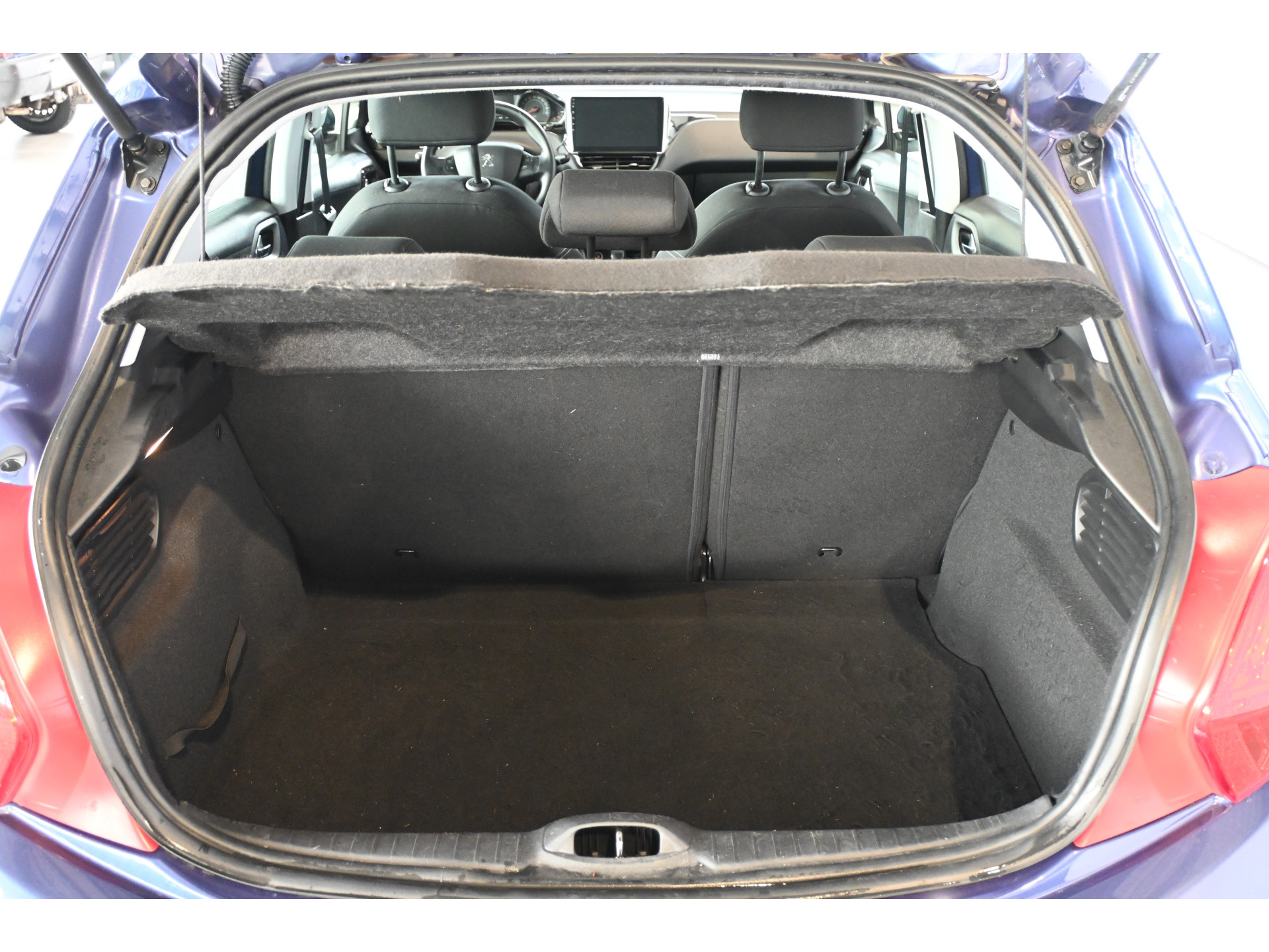Peugeot 208 1.6 e-HDi Active Clima Cruise control Trekhaak Navigatie Lichtmetaal 100% Onderhouden Inruil Mogelijk!