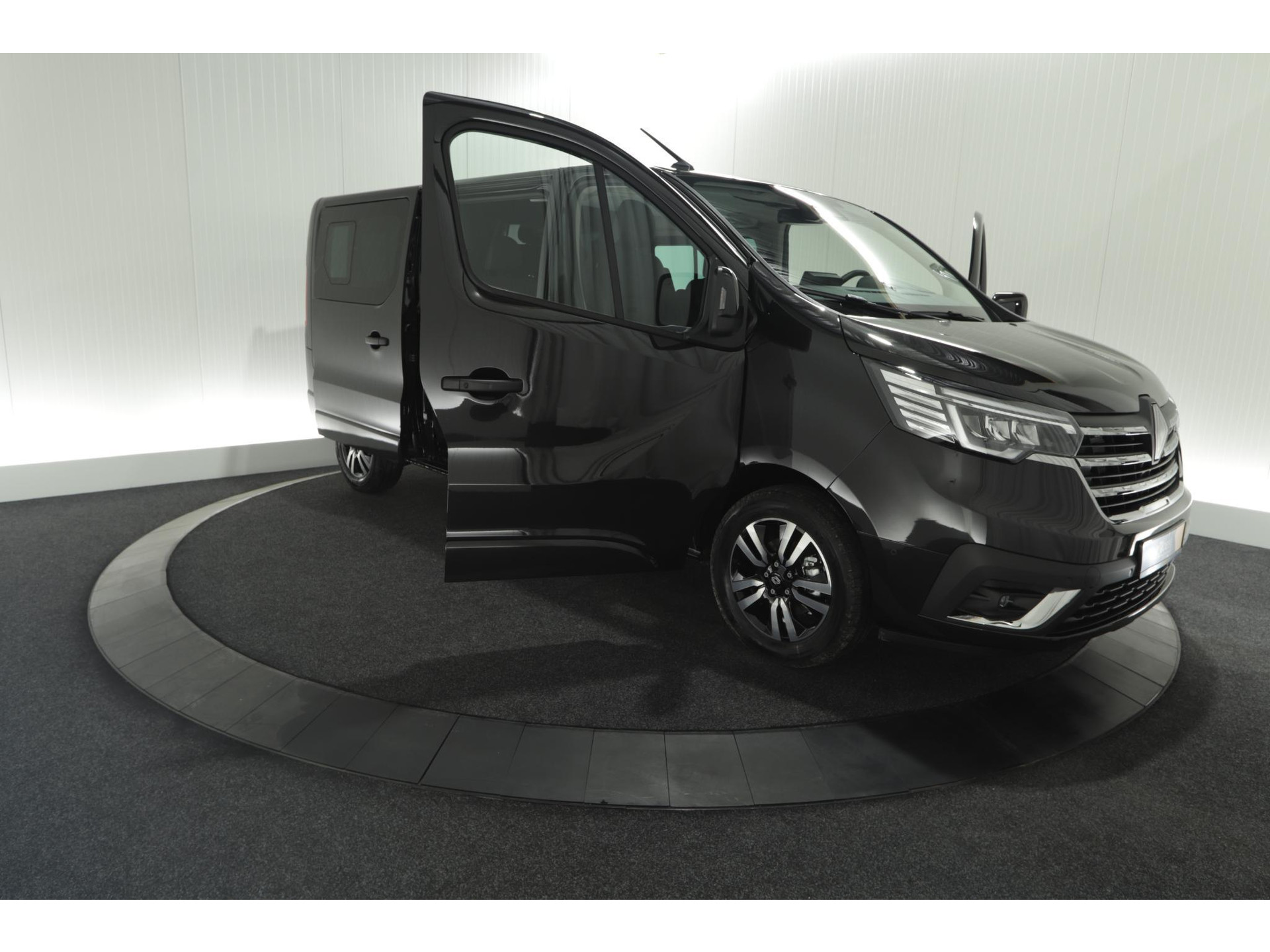 Renault Trafic 2.0 Blue dCi EDC 170 T29 L2H1 Extra DC | 6 Zitlplaatsen | Camera | Navigatie | Climate Control | Dubbele Cabine