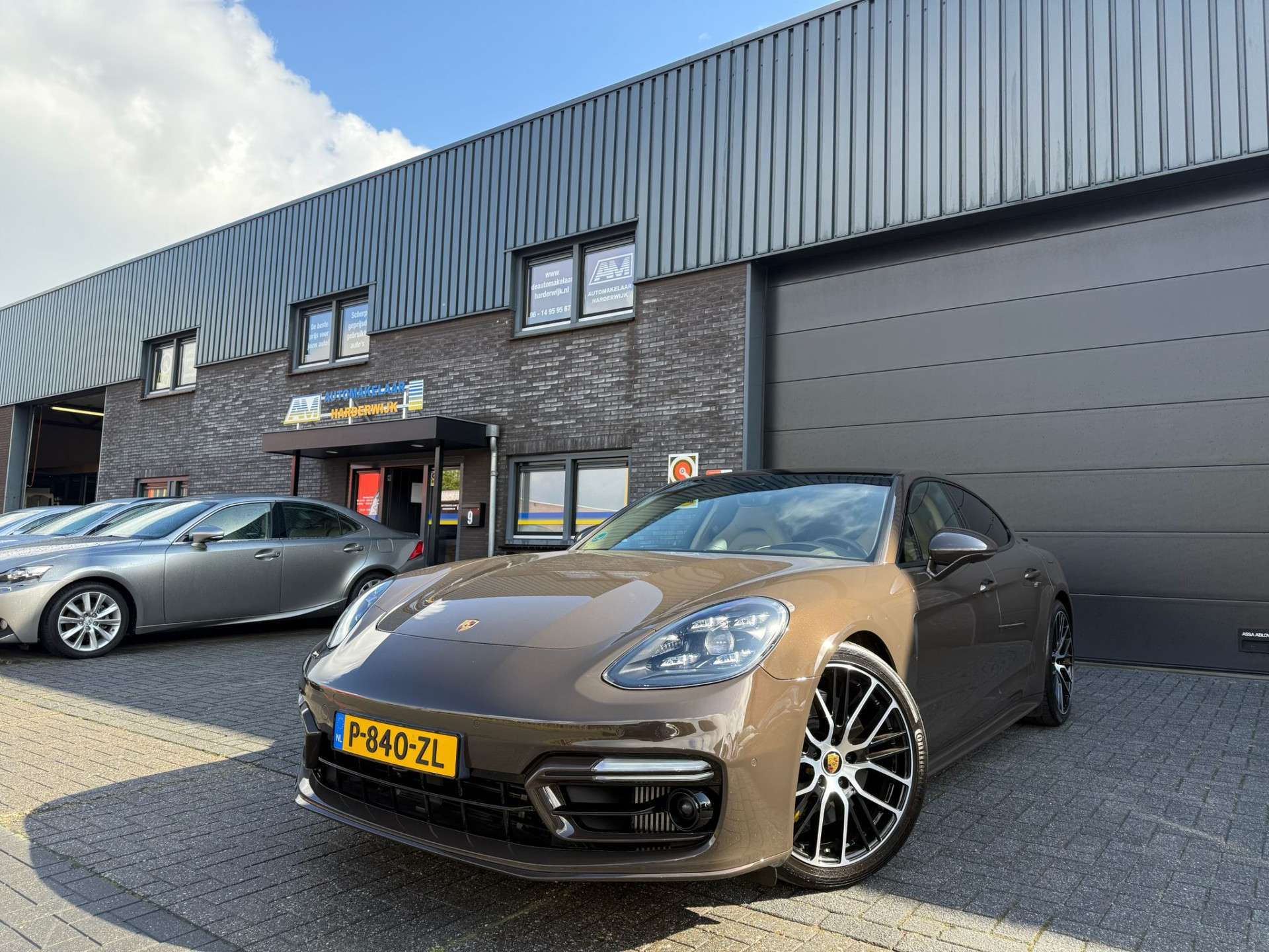 Porsche Panamera 2.9 4 E-Hybrid Platinum Edition | 2E EIGENAAR | 3/6/12MND GARANTIE | ACC | PANO | HUD | CARPLAY | SFEER | 360 CAMERA | BOMVOL | SOFTCLOSE |