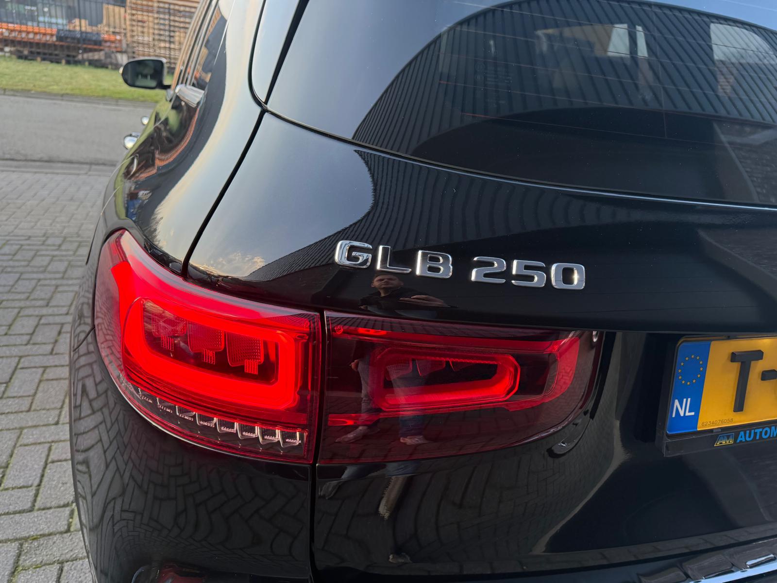 Mercedes-Benz GLB 250 4MATIC Advantage | 1E EIGENAAR | 3/6/12MND GARANTIE | 225 PK | AUTOMAAT | LED | MEMORY | CARPLAY | PANODAK | CRUISE |