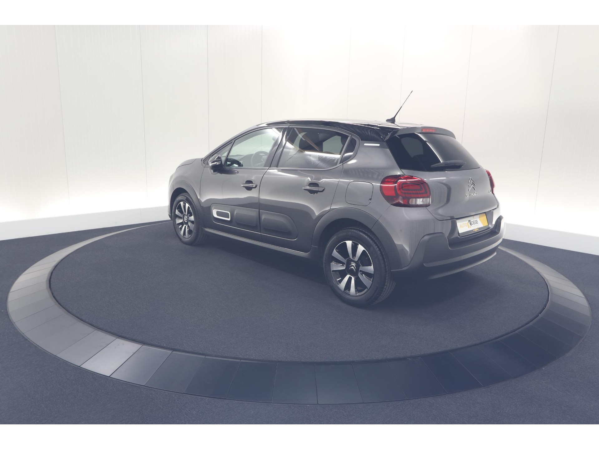 Citroen C3 PureTech 82 Feel Edition | Apple Carplay | Parkeersensoren | Navigatie | Climate Control | 16 Inch Velgen