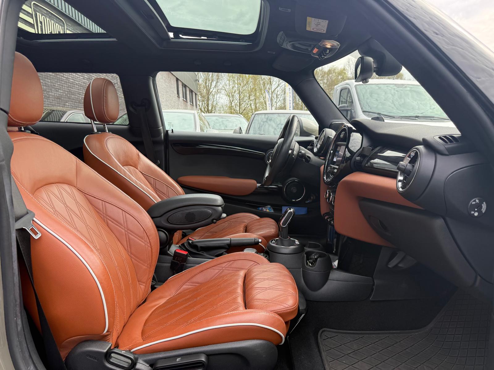 MINI Mini 2.0 John Cooper Works Chili | 1E EIGENAAR | 3/6/12MND GARANTIE | 230PK | PANO | ACC | CARPLAY | LED | HEAD-UP | NAVI | DAB |