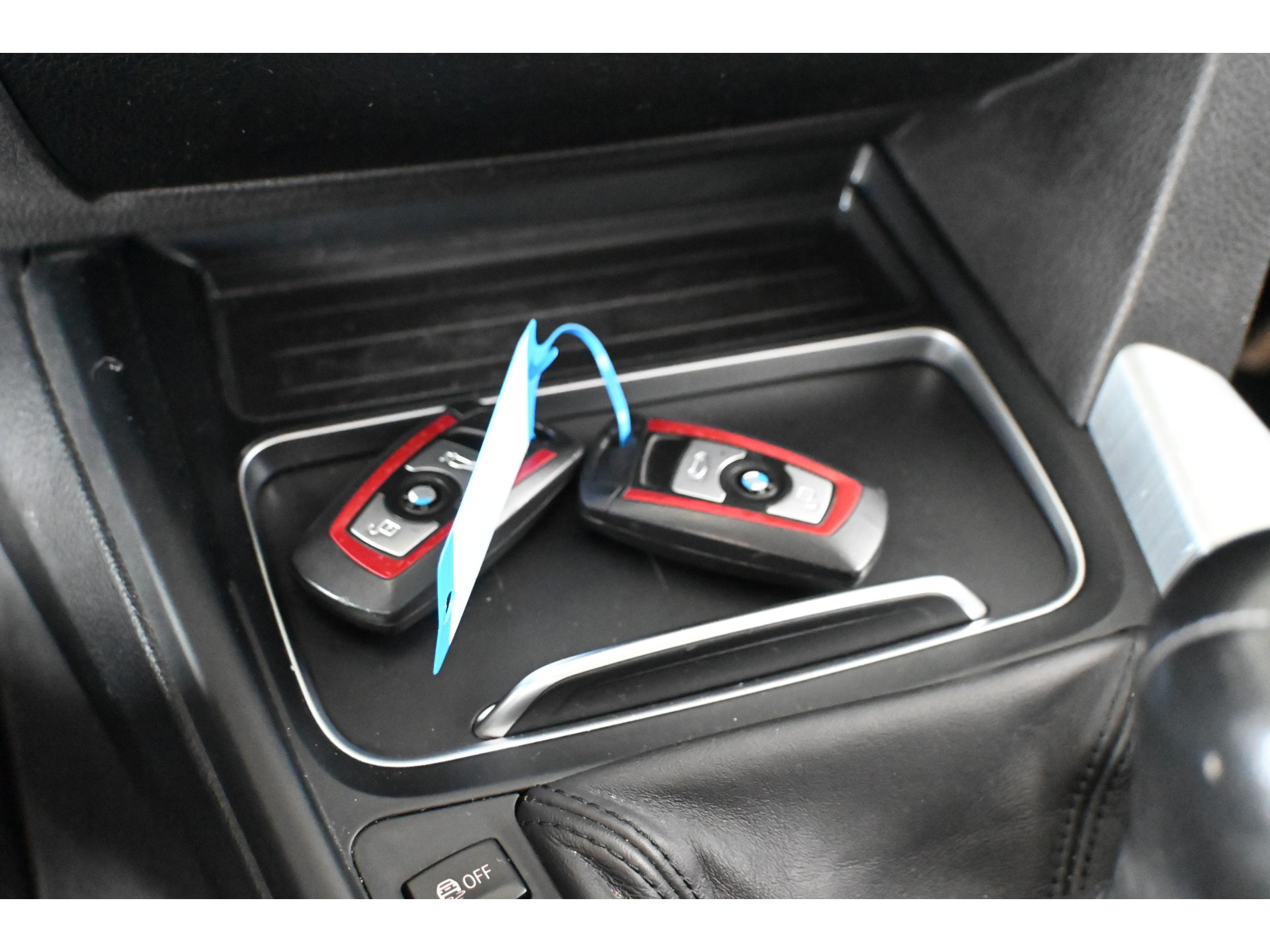 BMW 3-serie Touring 318i Luxury Clima Navigatie LED Panoramadak 18'Inch Goed Onderhouden! Inruil Mogelijk!