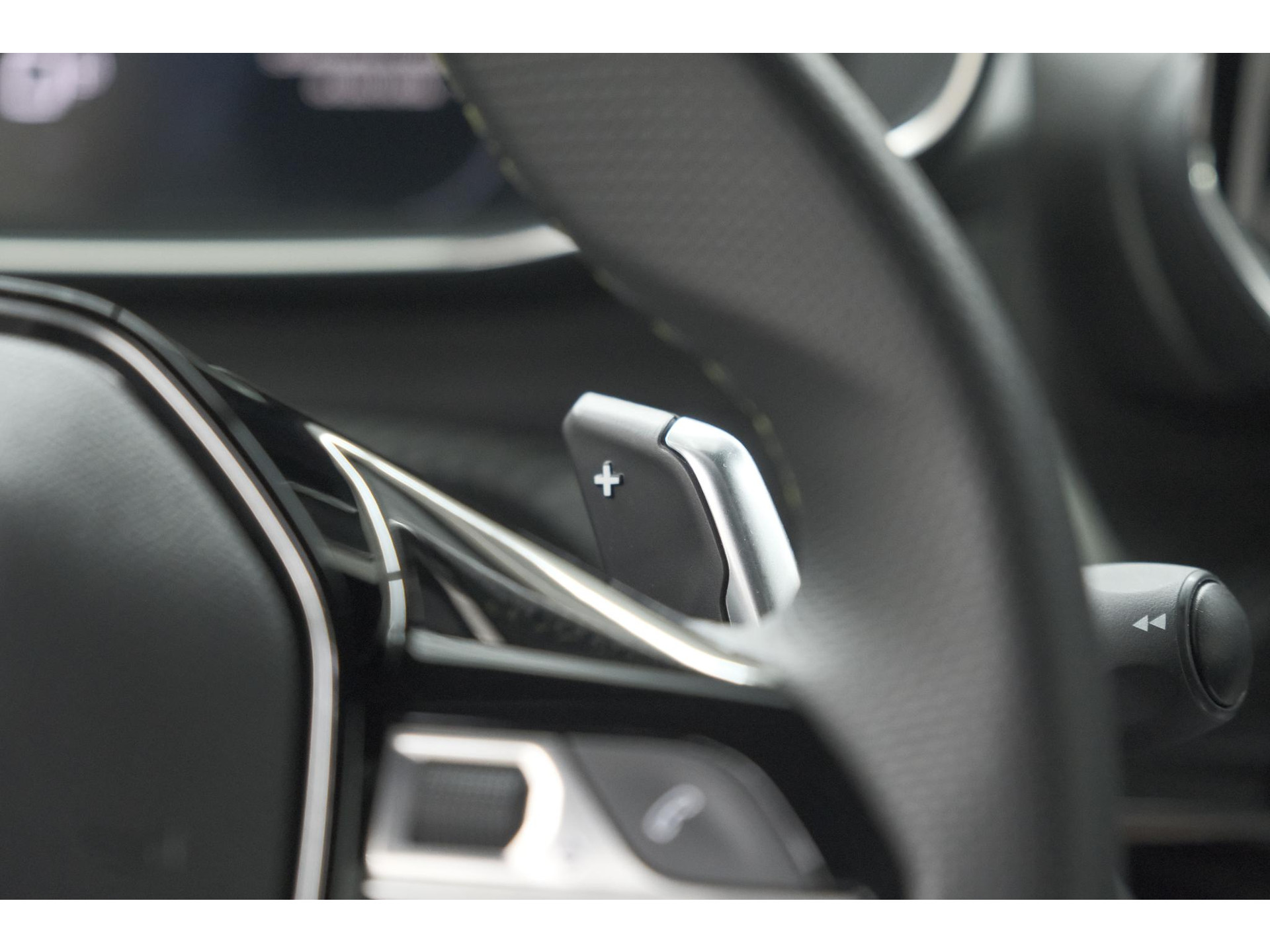 Peugeot 208 1.2 Hybrid 145 e-DCS6 GT | Alcantara Pakket | Camera | Apple Carplay | Stoelverwarming