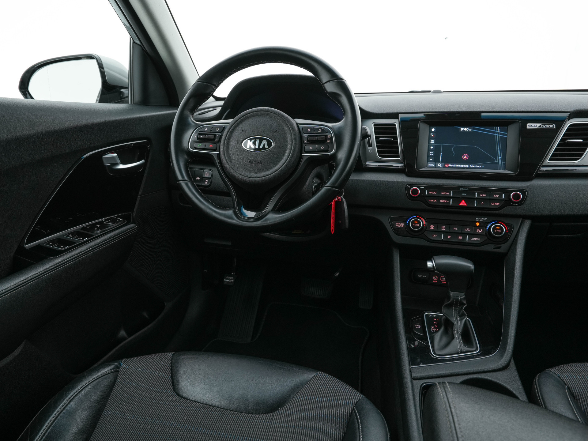 Kia Niro 1.6 GDi Hybrid ExecutiveLine Eco-Hybrid (INCL-BTW) Aut. *LEATHER-FABRIC | NAVI-FULLMAP | KEYLESS | CAMERA | COMFORTSEATS | DIGI-COCKPIT | LANE-ASSIST | ECC | CARPLAY | PDC | TOWBAR | 16''ALU*