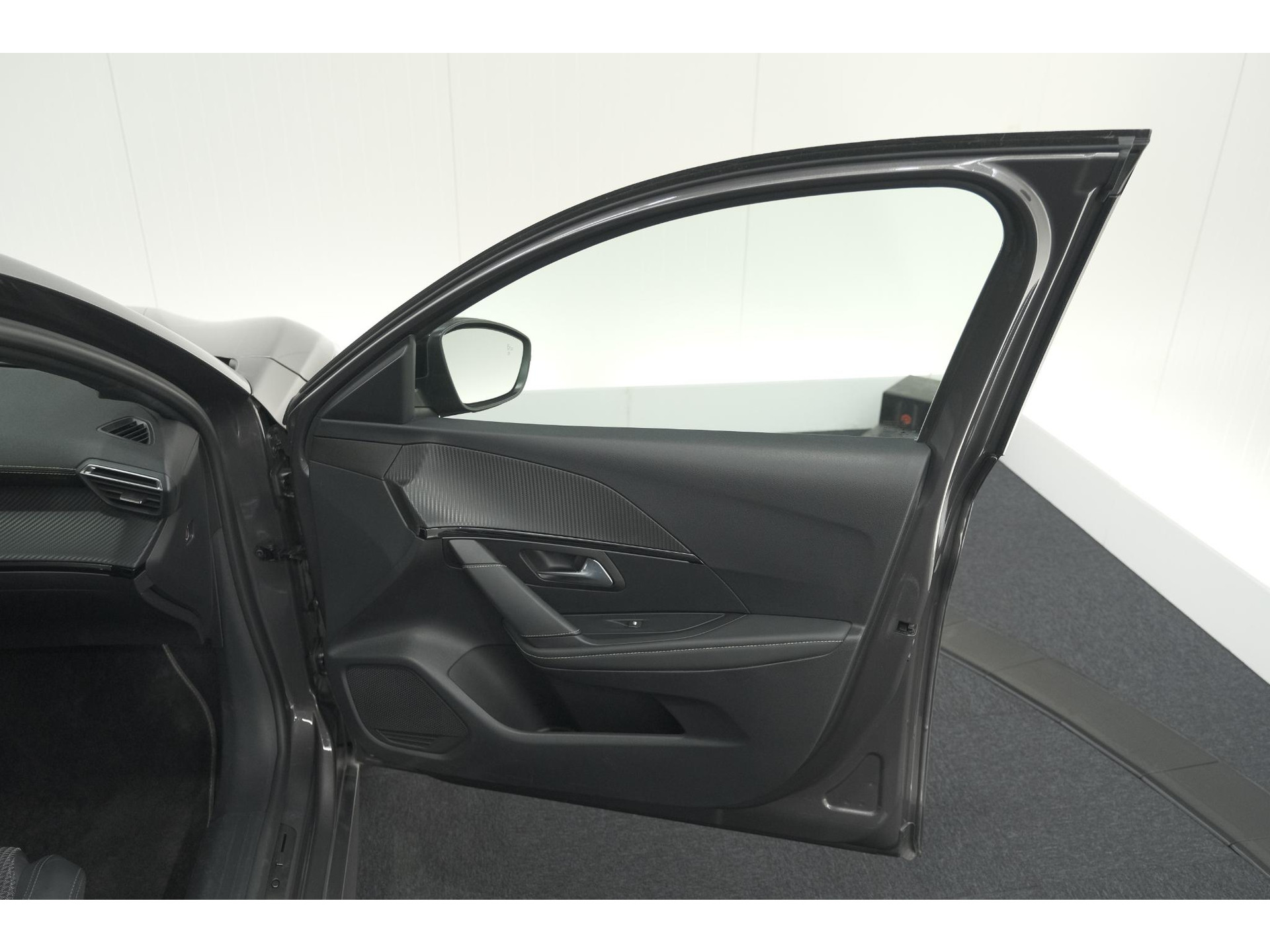 Peugeot 208 PureTech 100 EAT8 GT | Camera | Dodehoekdetectie | Navigatie | Apple Carplay