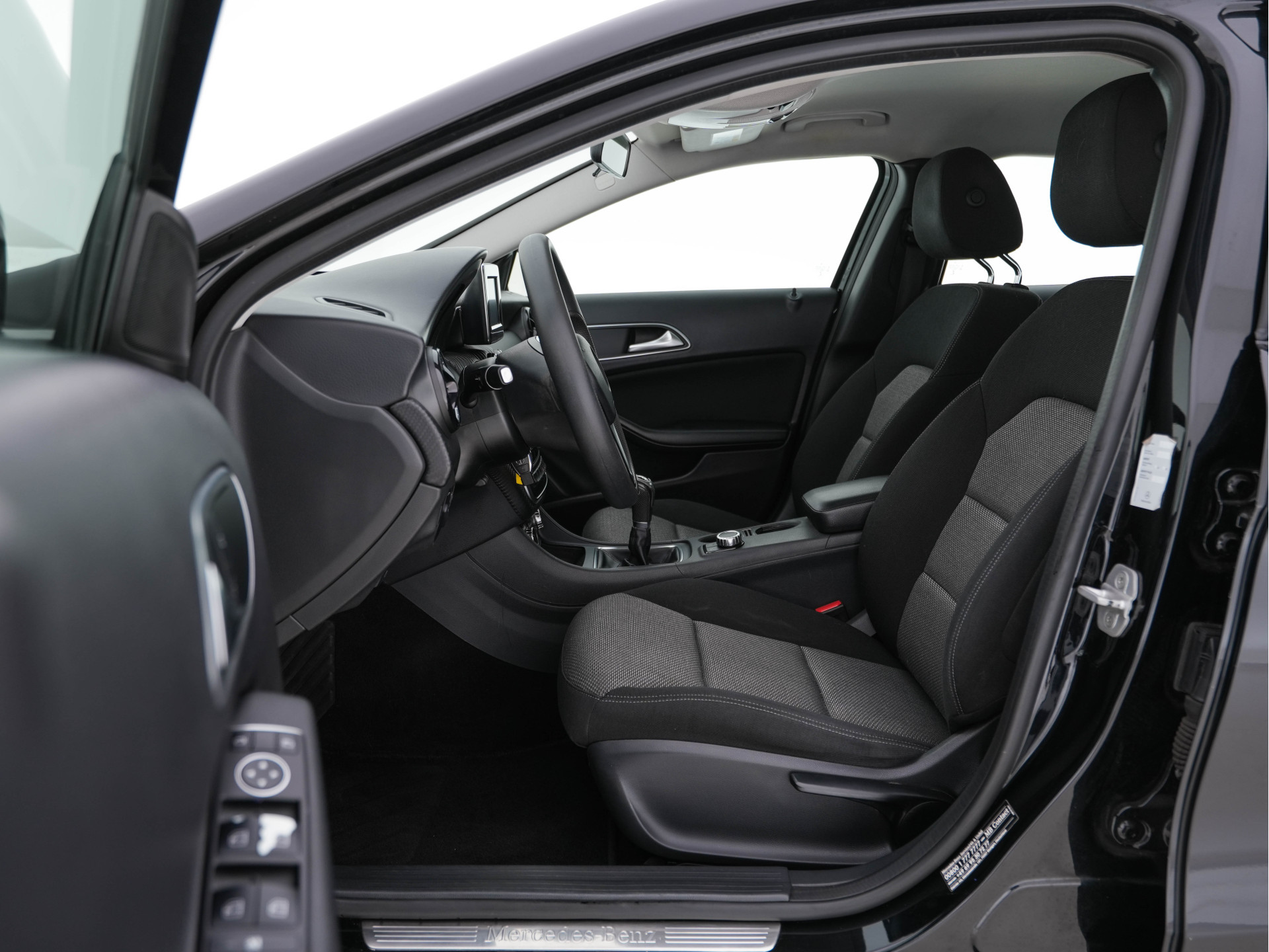 Mercedes-Benz GLA-klasse 180 CDI (INCL-BTW) *NAVI-FULLMAP | AIRCO | COMFORT-SEATS | CARBON-INLAY |  17"ALU*