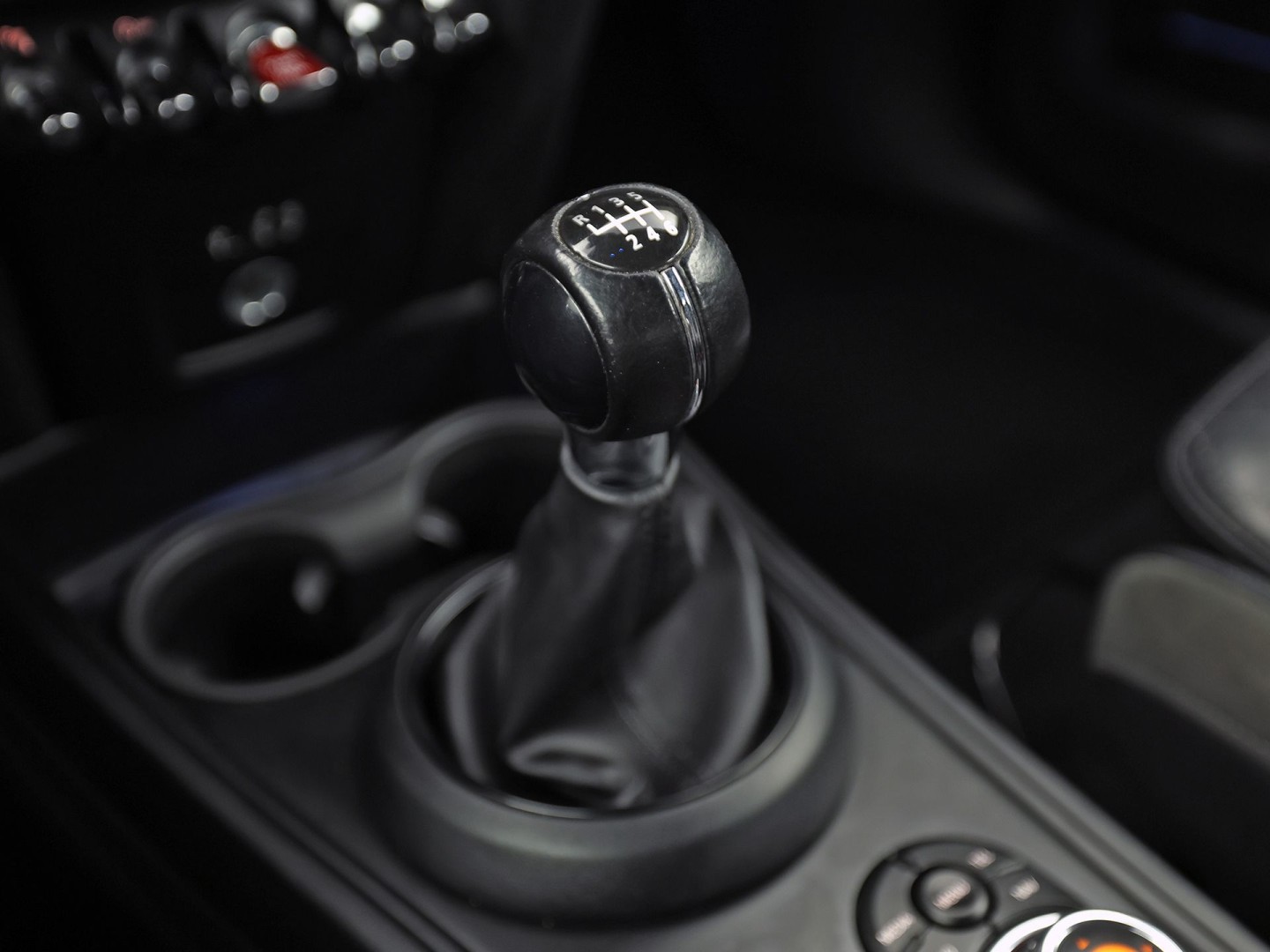 MINI Countryman 1.5 Cooper Chili (NAVIGATIE, CLIMATE, LEDER, PARKEERSENSOREN, SPORTSTOELEN, CRUISE, NIEUWE APK, NIEUWSTAAT)