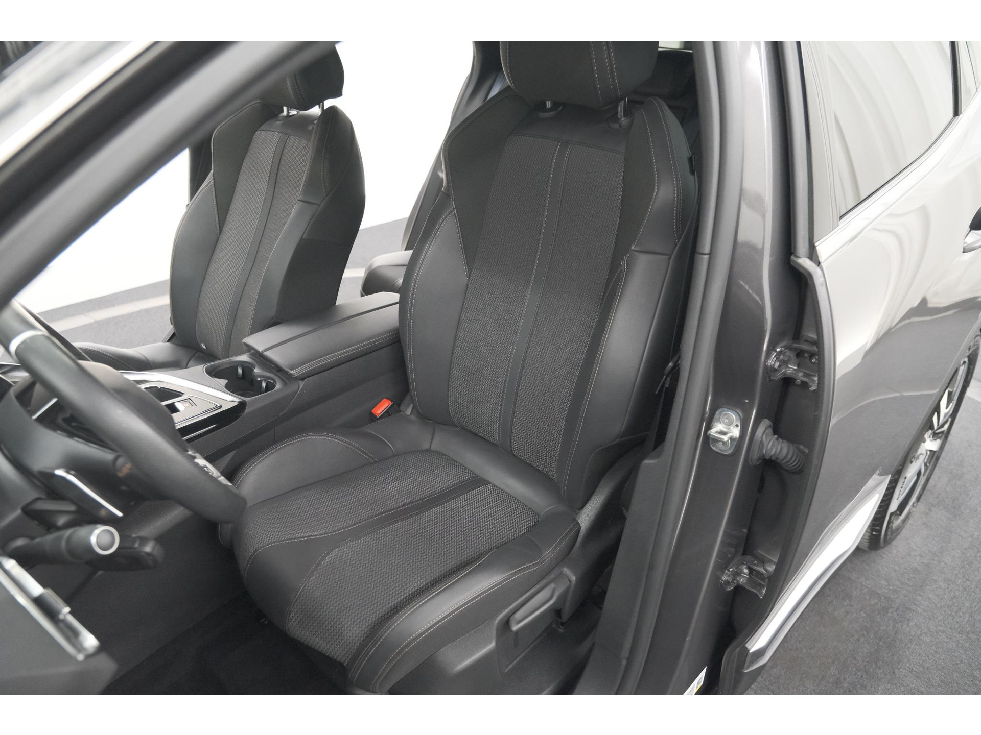 Peugeot 3008 PureTech 130 EAT8 GT | Camera | Dodehoekdetectie | Adaptieve Cruise Control