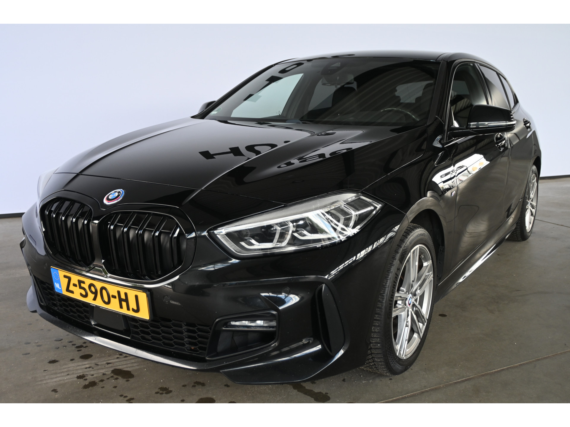 BMW 1-serie 118i High Executive Aut M Sport Navigatie Carplay Dealer Onderhouden! Inruil Mogelijk!