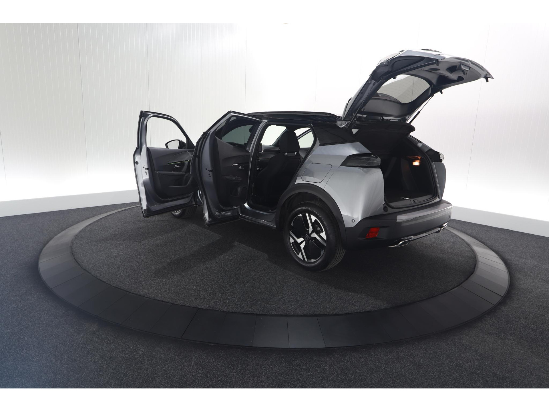 Peugeot 2008 PureTech 130 EAT8 GT | 360 Camera | Adaptieve Cruise Control | Dodehoekdetectie | Apple Carplay