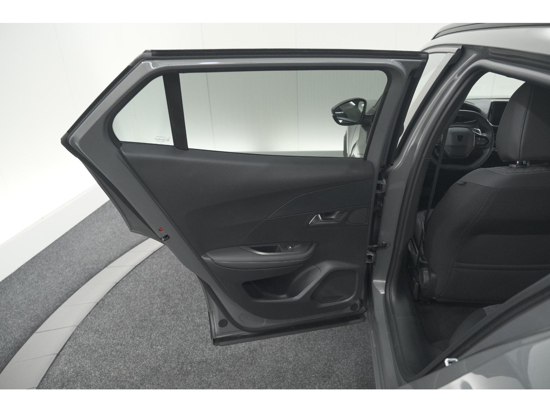 Peugeot 2008 PureTech 130 EAT8 Allure | 360 Camera | Adaptieve Cruise Control | Navigatie