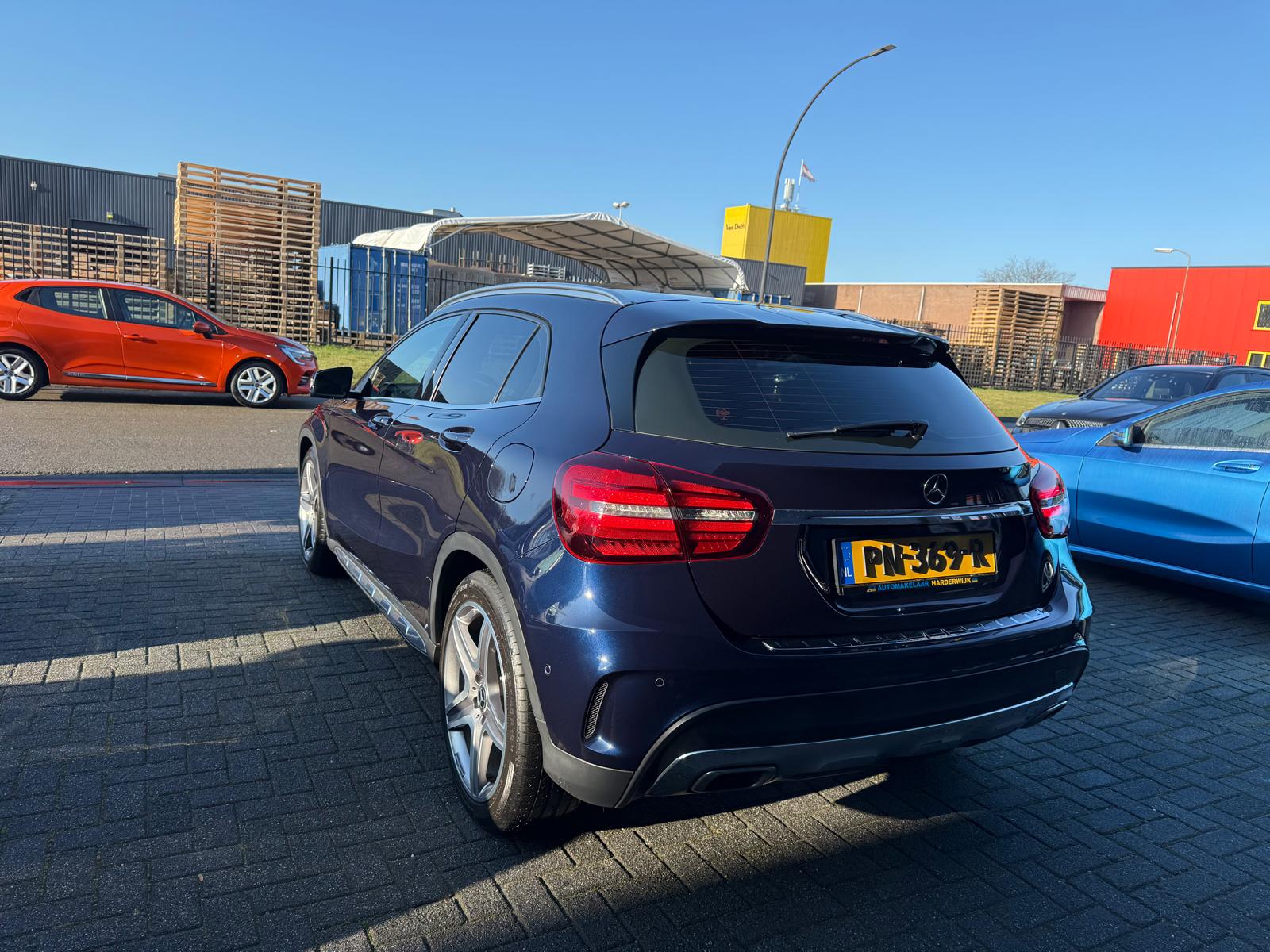 Mercedes-Benz GLA-klasse 180 Business Solution AMG | 2E EIGENAAR | 3/6/12MND GARANTIE | LED | CARPLAY | CRUISE | AUTOMAAT | STOELVERWARMING |