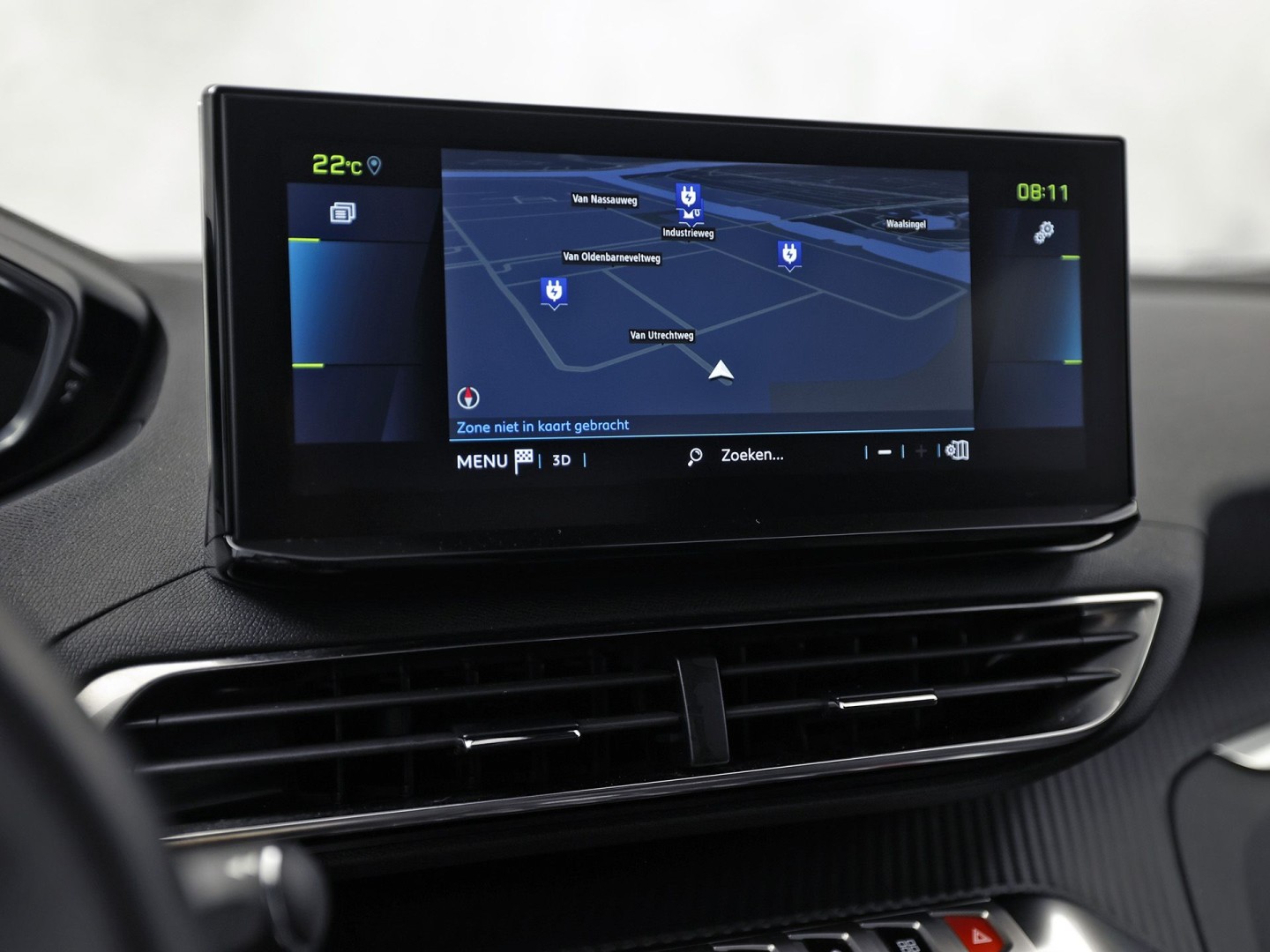 Peugeot 3008 1.6 HYbrid 225 Allure Sport 225Pk Automaat (APPLE CARPLAY, GROOT NAVI, 360 CAMERA, LEDER, SPORTSTOELEN, KEYLESS, GETINT GLAS, ZWART HEMEL, NIEUWSTAAT)