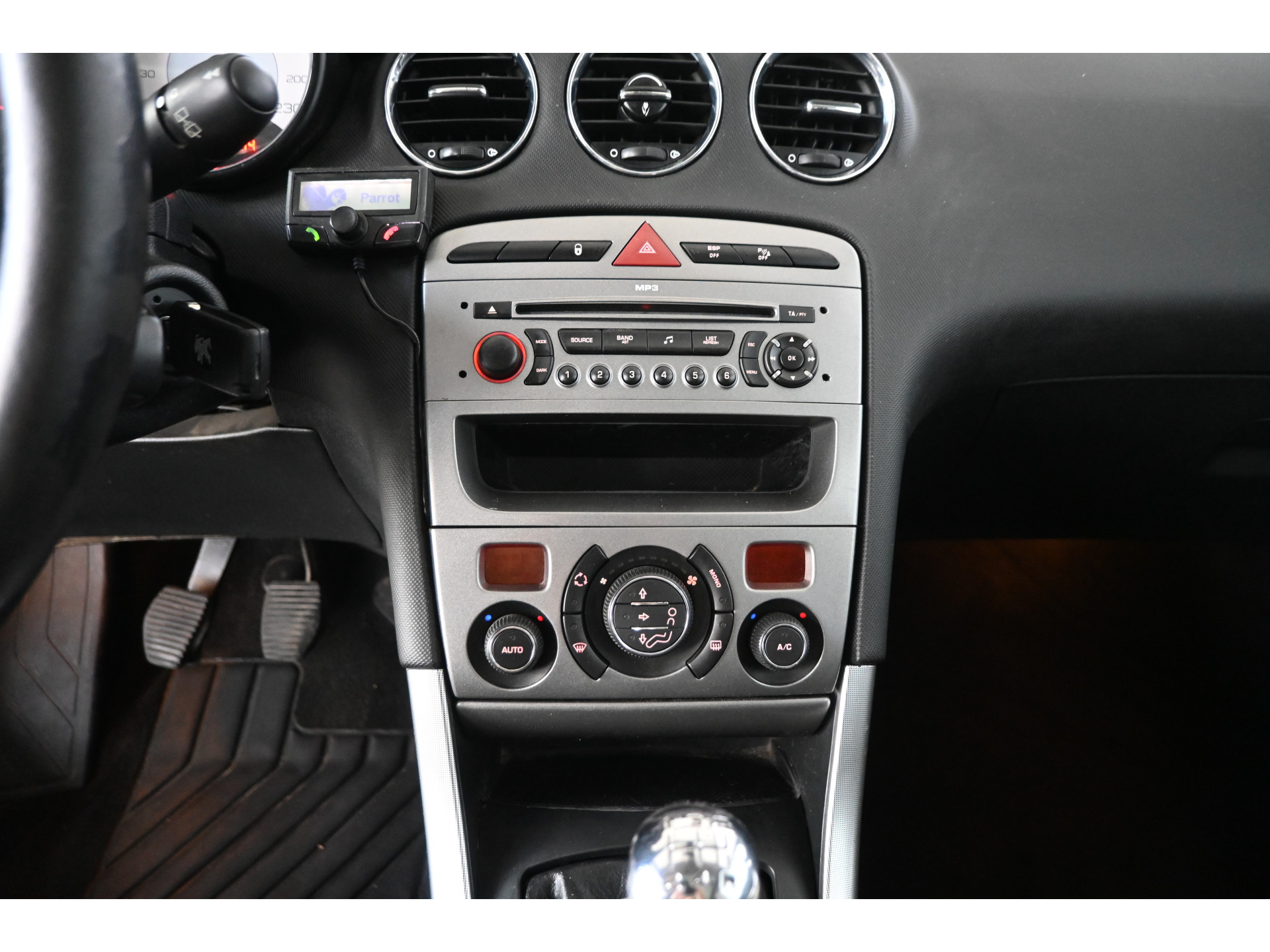 Peugeot 308 1.6 THP XT Airco Panoramadak Cruise Control LEES TEKST! Inruil Mogelijk!