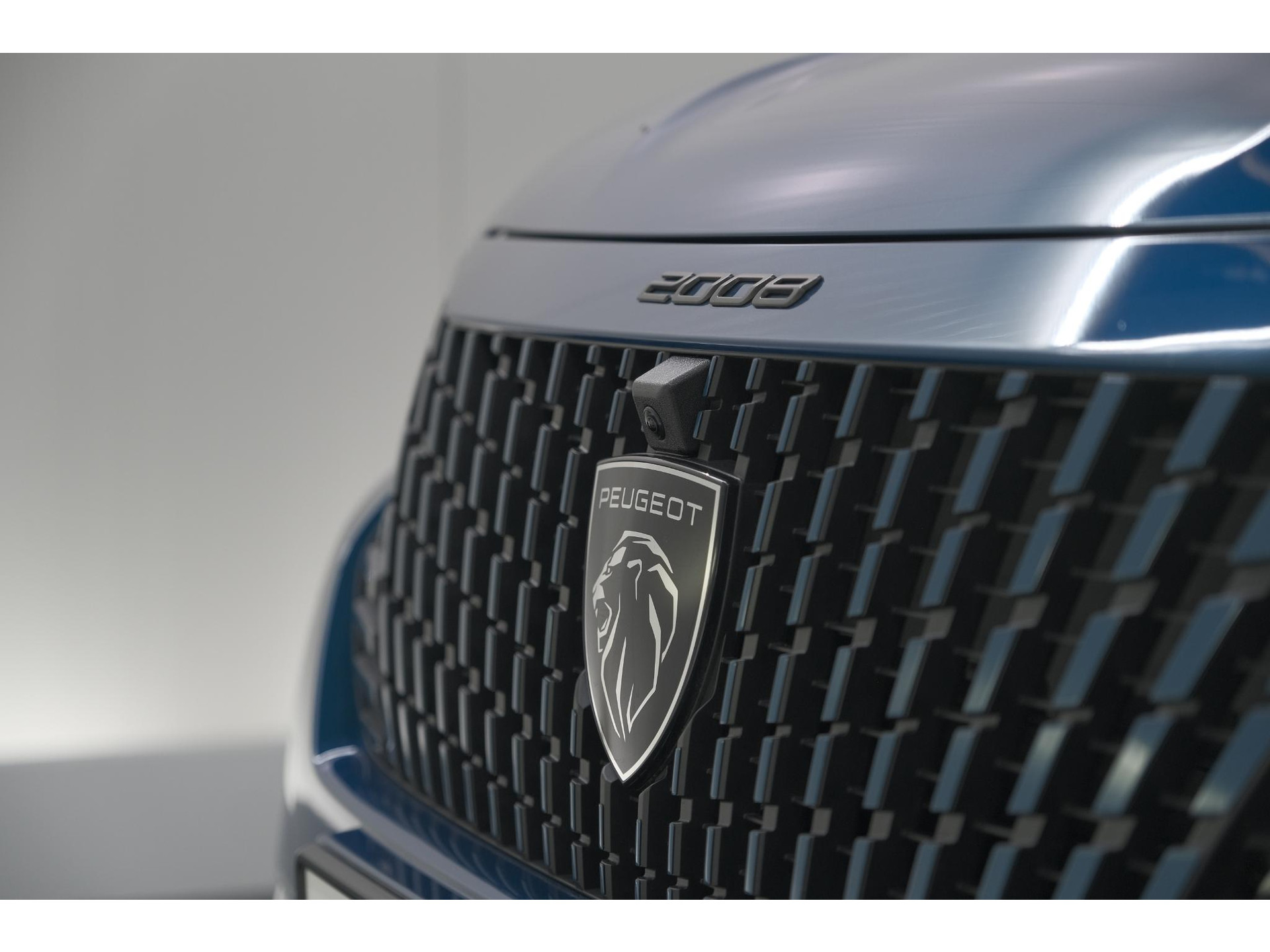 Peugeot 2008 1.2 Hybrid 145 Allure | 360 Camera | Adaptieve Cruise Control | Dodehoekdetectie