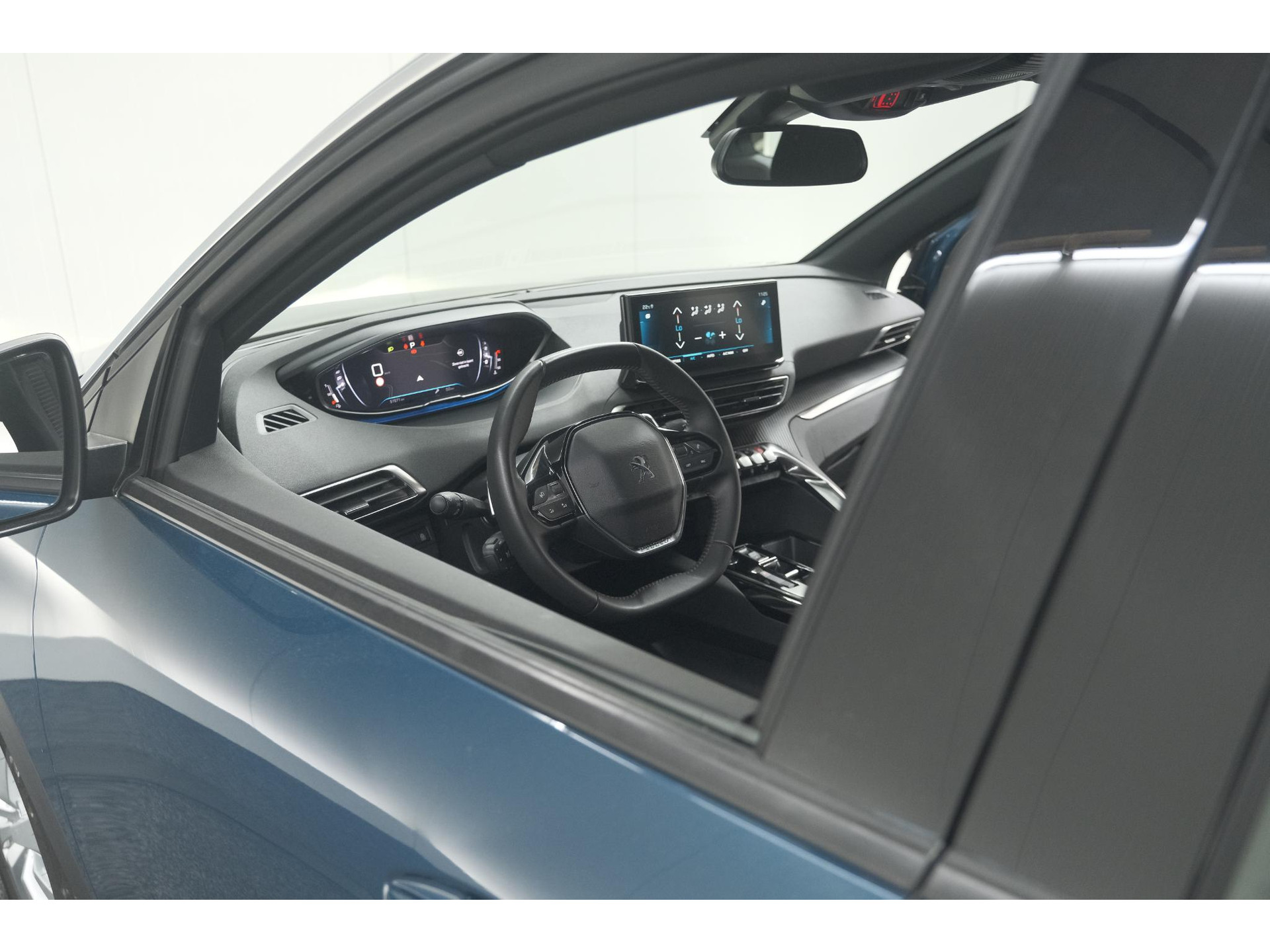 Peugeot 5008 PureTech 130 EAT8 Active Pack | 7 Zitplaatsen | Camera | Navigatie | Apple Carplay | Parkeersensoren
