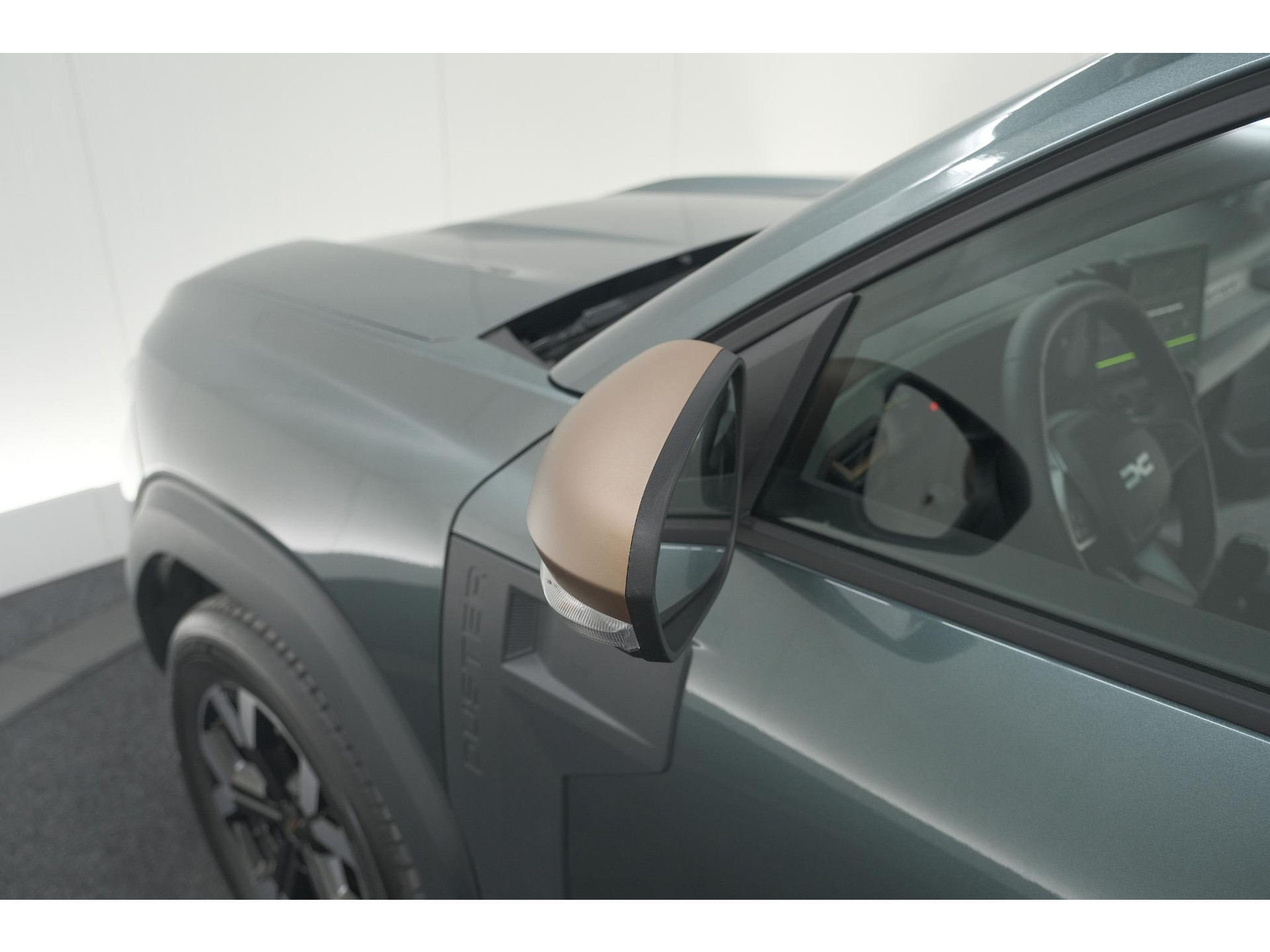 Dacia Duster Mild Hybrid 130 Extreme | Camera | Apple Carplay | Parkeersensoren | Stuurwielverwarming