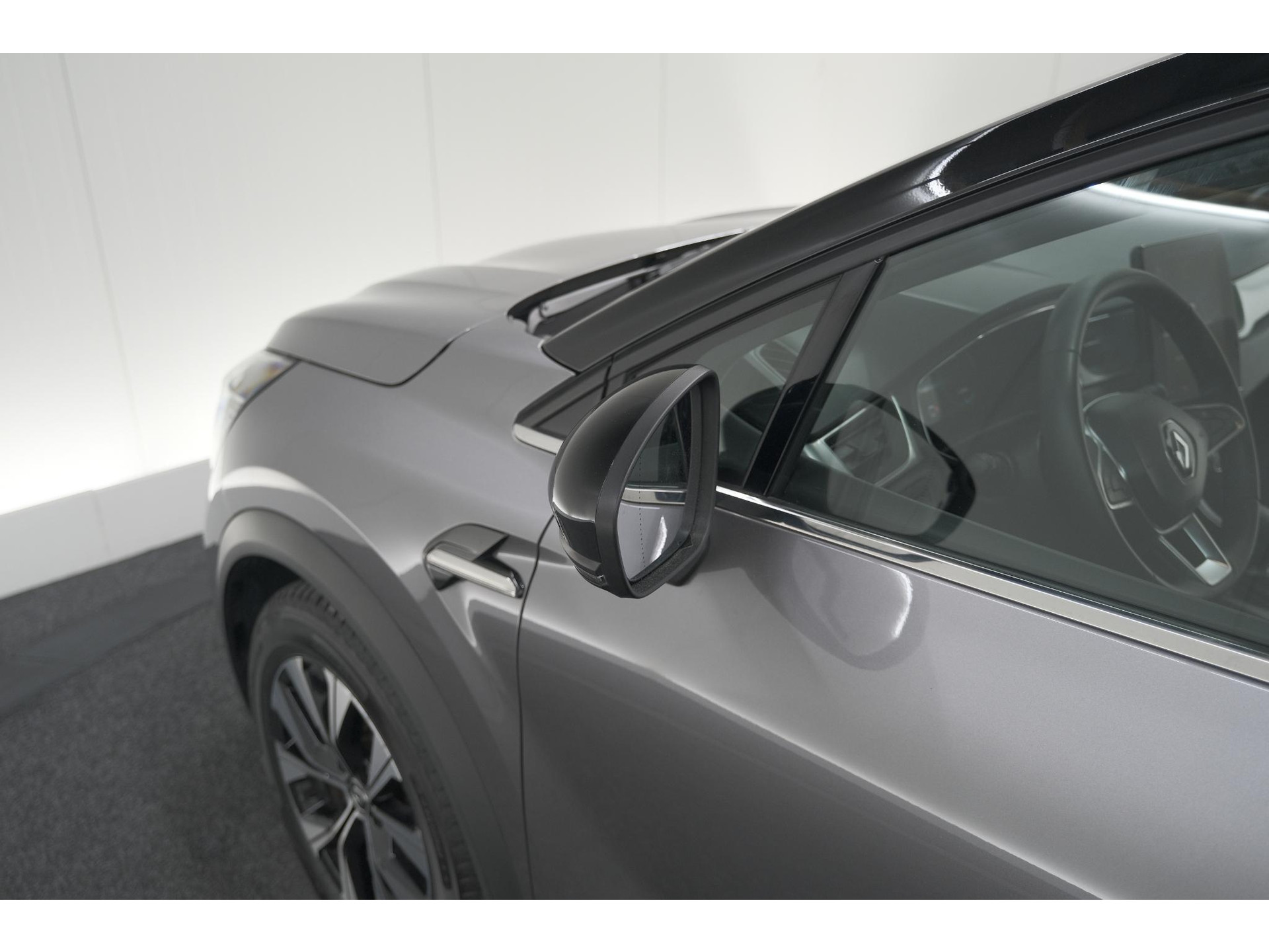 Renault Captur 1.6 E-Tech full hybrid 145 techno | Pack Full Screen | Camera | Navigatie | Allseason Banden