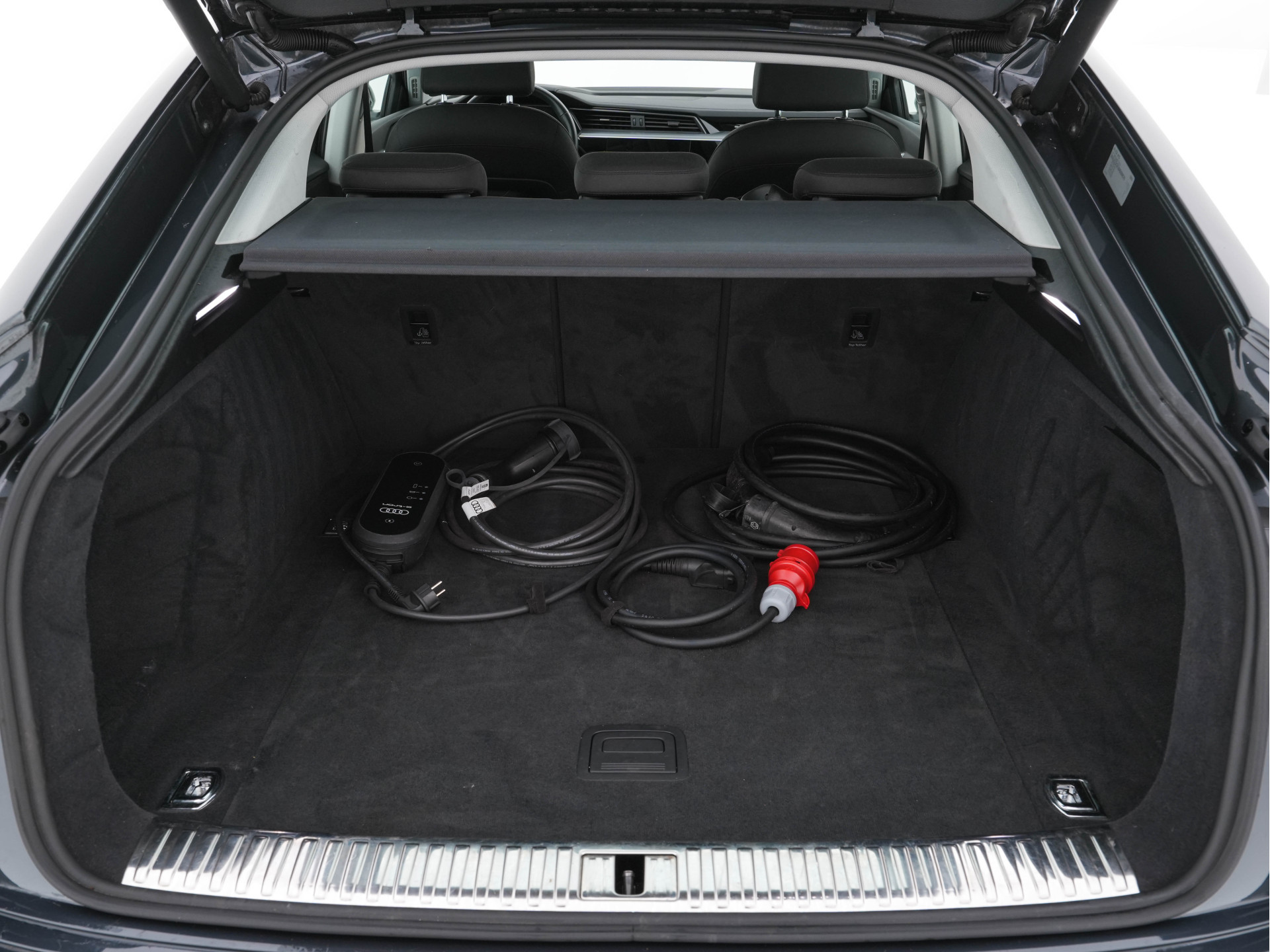 Audi e-tron Sportback 55 Quattro Business edition 95 kWh [ 3-Fase ] {SOH-100%} (INCL-BTW) *DIGI-COCKPIT | FULL-LED | MEMORY-PACK | DAB | KEYLESS | NAVI-FULLMAP | SHIFT-PADDLES | AUDI-SOUND | COMFORT-SEATS | 20''ALU*