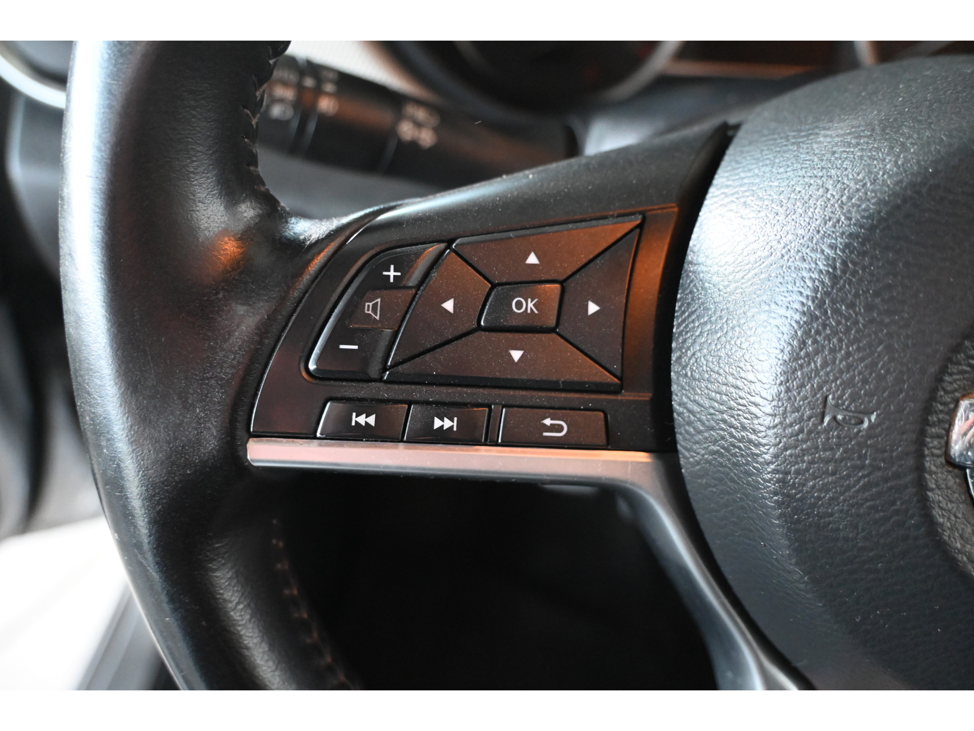 Nissan Micra 1.0 IG-T N-Connecta Clima Navigatie LED Goed Onderhouden! Inruil Mogelijk!