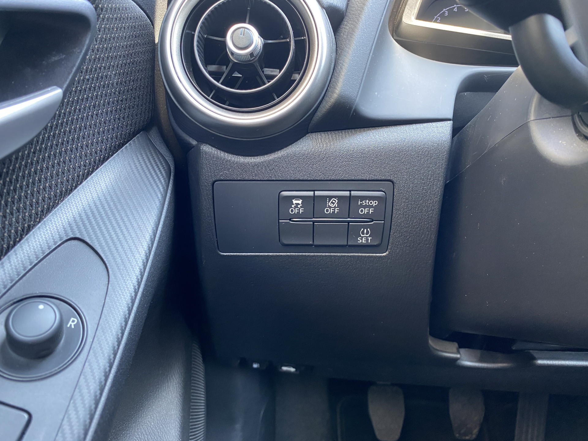 Mazda 2 1.5 Skyactiv-G Comfort | 1e eigenaar | dealer onderh. | navigatie | stoelverw. | cruise control | apple carplay