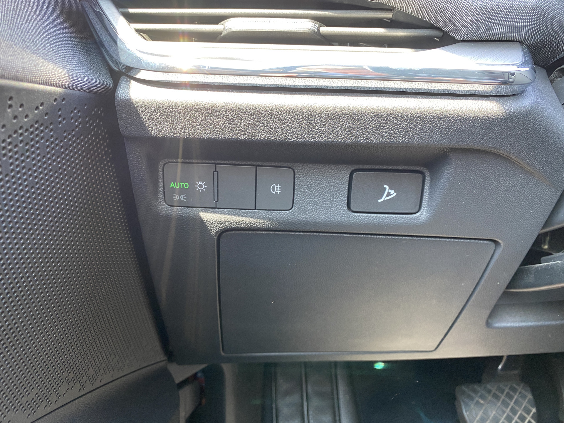 ŠKODA Enyaq iV 60 | 1e eigenaar | dealer onderhouden | navigatie | trekhaak | camera | stoelverwarming | apple carplay