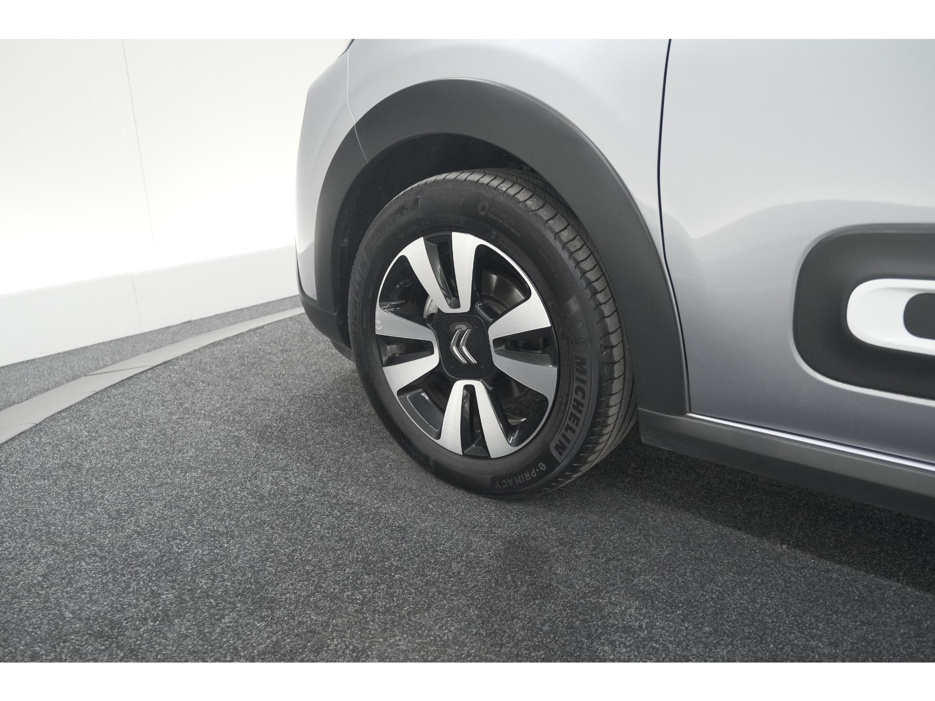 Citroen C3 PureTech 110 EAT6 Max | Apple Carplay | Parkeersensoren | Climate Control | 16 Inch Lichtmetalen Velgen