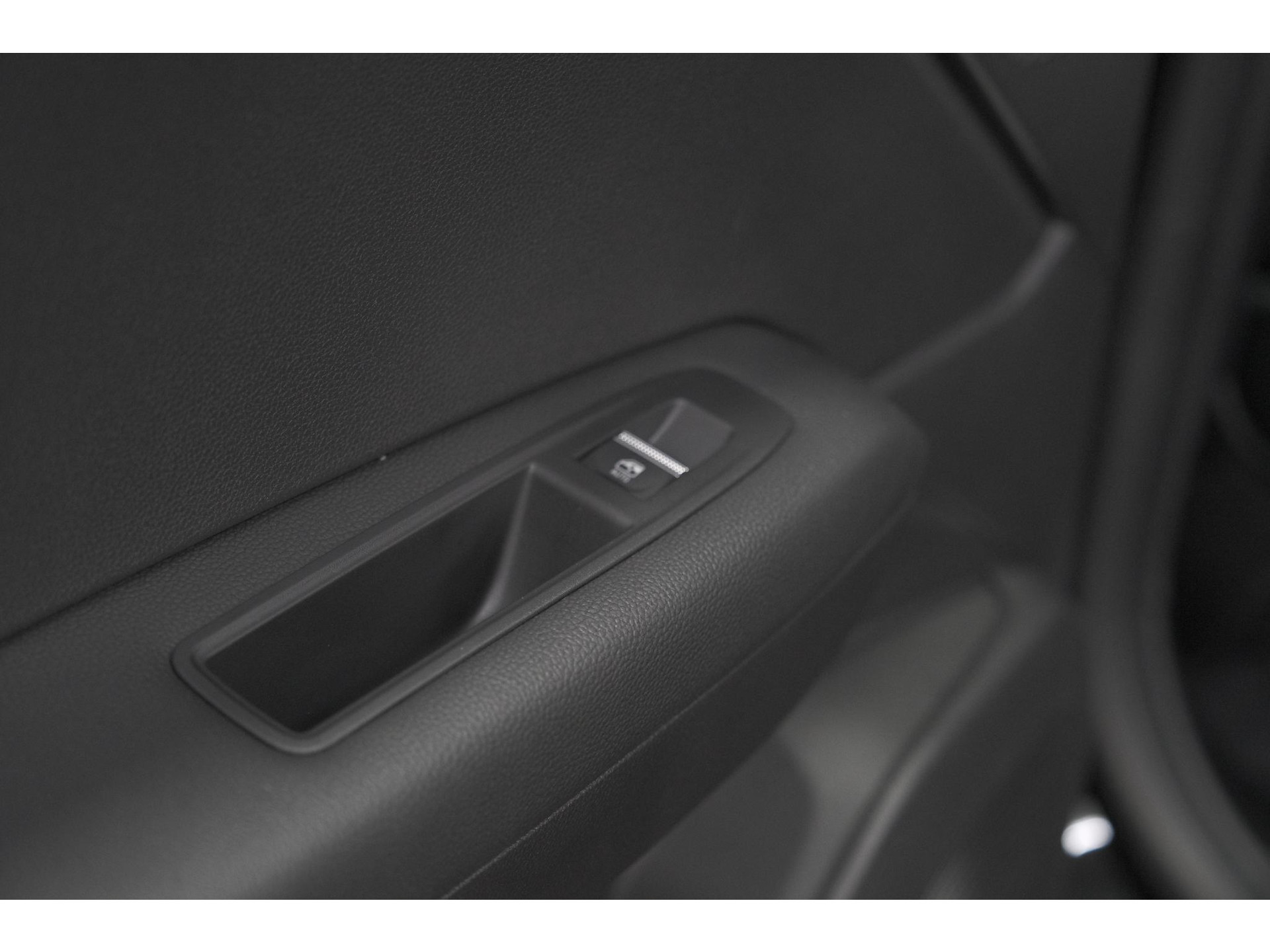 Renault Captur 1.6 E-Tech full hybrid 145 Techno | 360 Camera | Adaptieve Cruise Control | Apple Carplay | 18 Inch Lichtmetalen Velgen