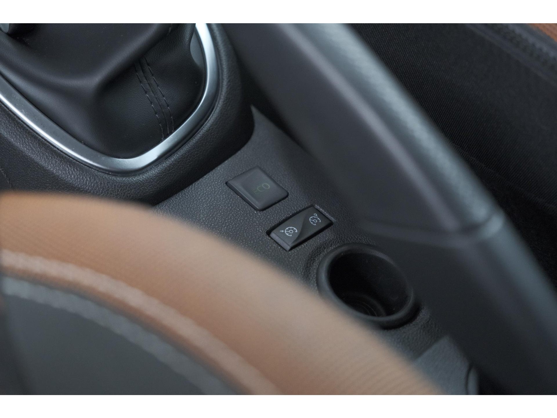 Renault Captur TCe 90 Intens | Trekhaak | AllSeason banden | Navigatie | Parkeersensoren