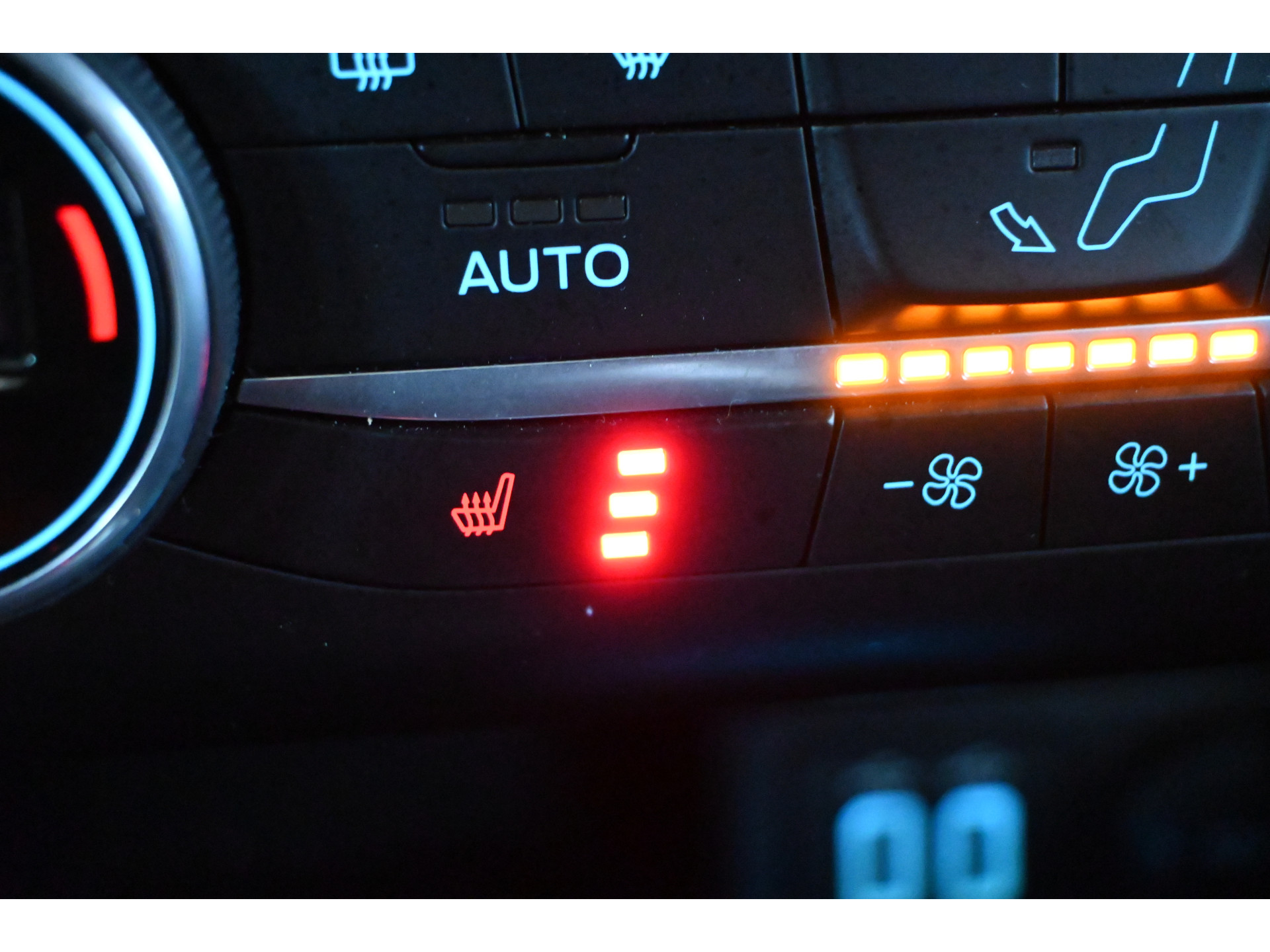 Ford Kuga 2.5 PHEV Vignale Automaat Navigatie Stoelverwarming Head Up! LED Camera Rijklaarprijs! Inruil Mogelijk!